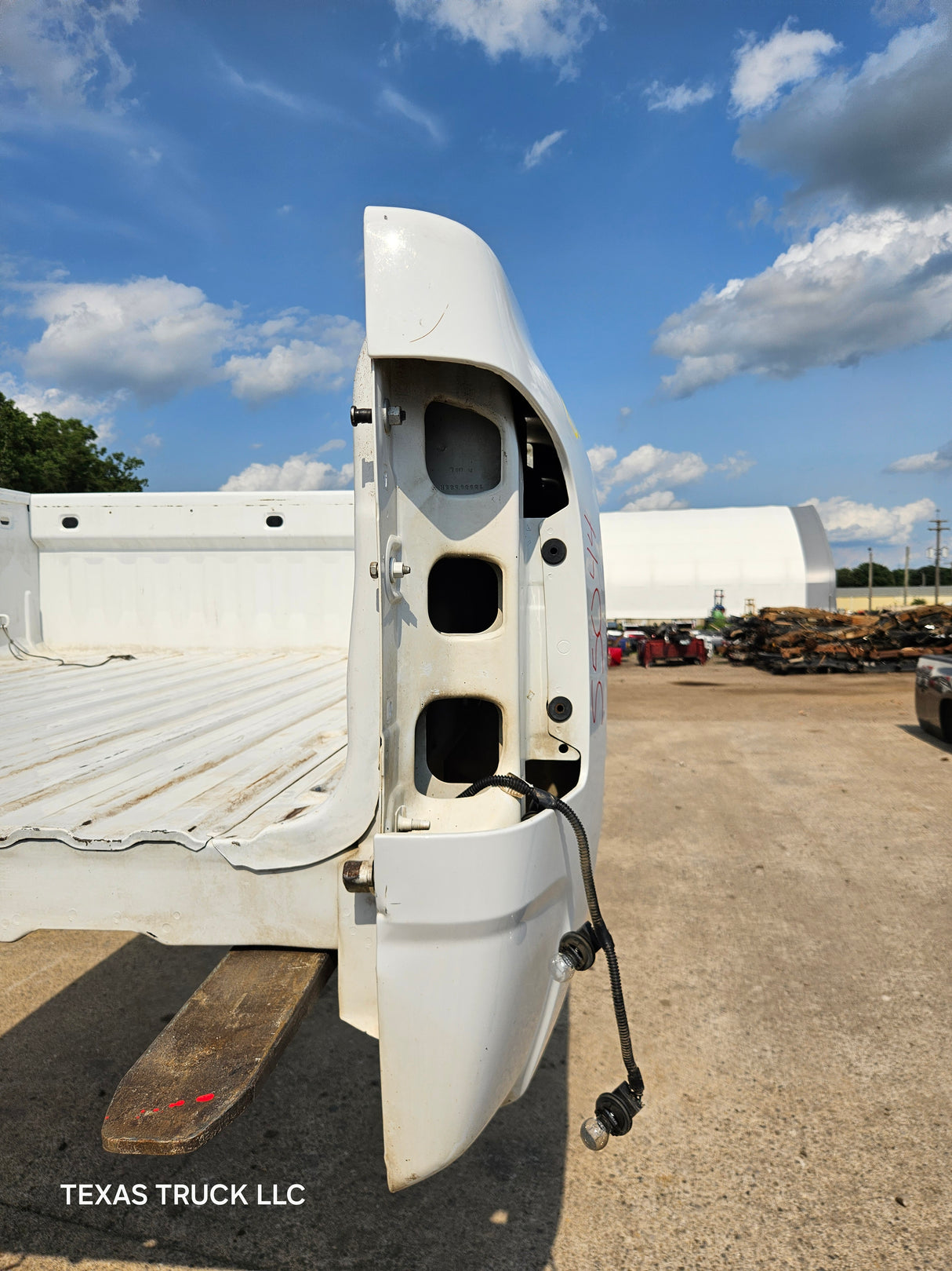 2007-2013 Chevrolet Silverado 1500 2500 3500 HD 6' 6" Short Truck Bed - White