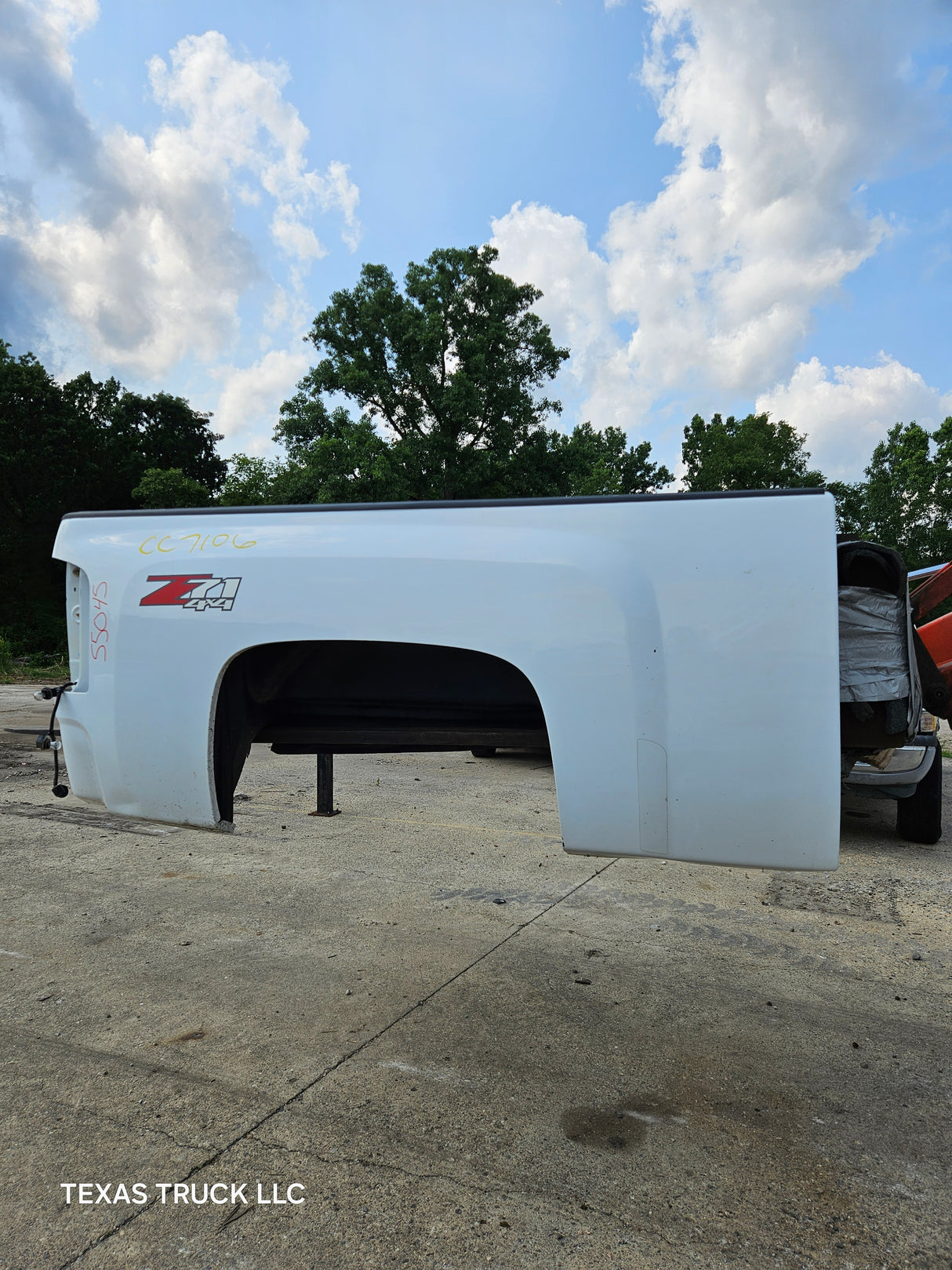 2007-2013 Chevrolet Silverado 1500 2500 3500 HD 6' 6" Short Truck Bed