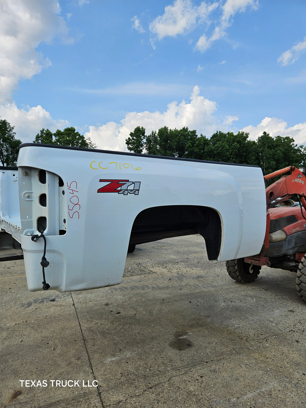 2007-2013 Chevrolet Silverado 1500 2500 3500 HD 6' 6" Short Truck Bed