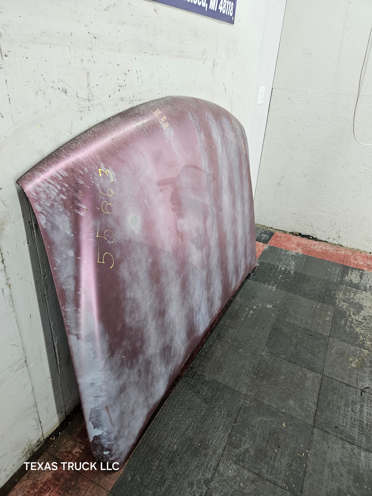 1999-2002 Chevrolet Silverado / Suburban 1500 2500 Hood