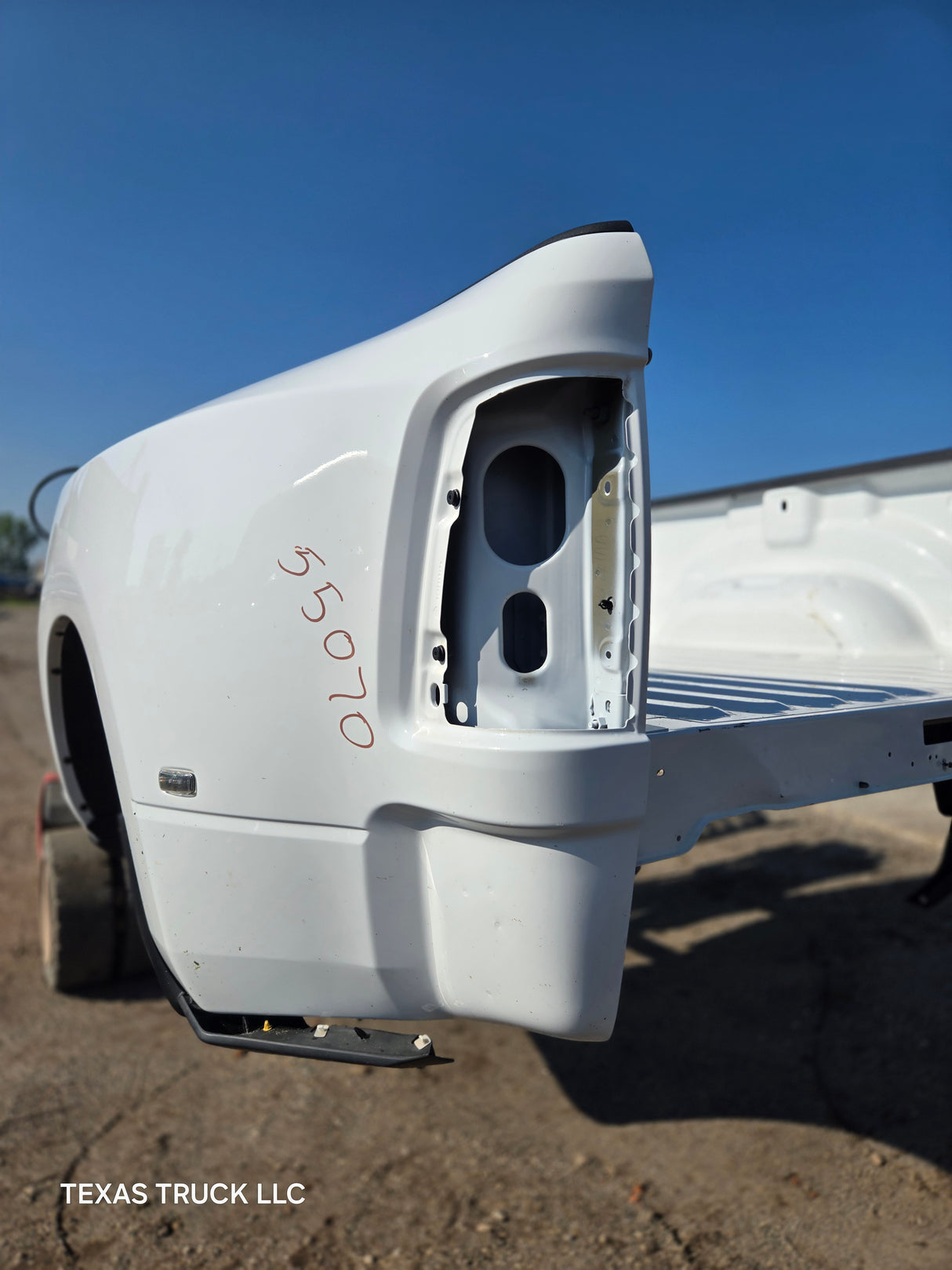 2019-2025 Dodge Ram 3500 4500 5th Gen Dually 8' Truck Bed - White