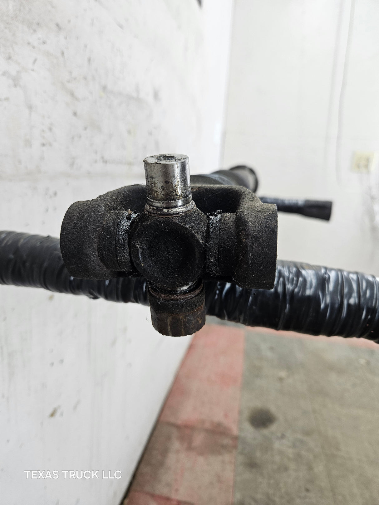 2005-2007 Ford F250 F350 F450 F550 Super Duty Front Drive Shaft 5C34-4A376-DF