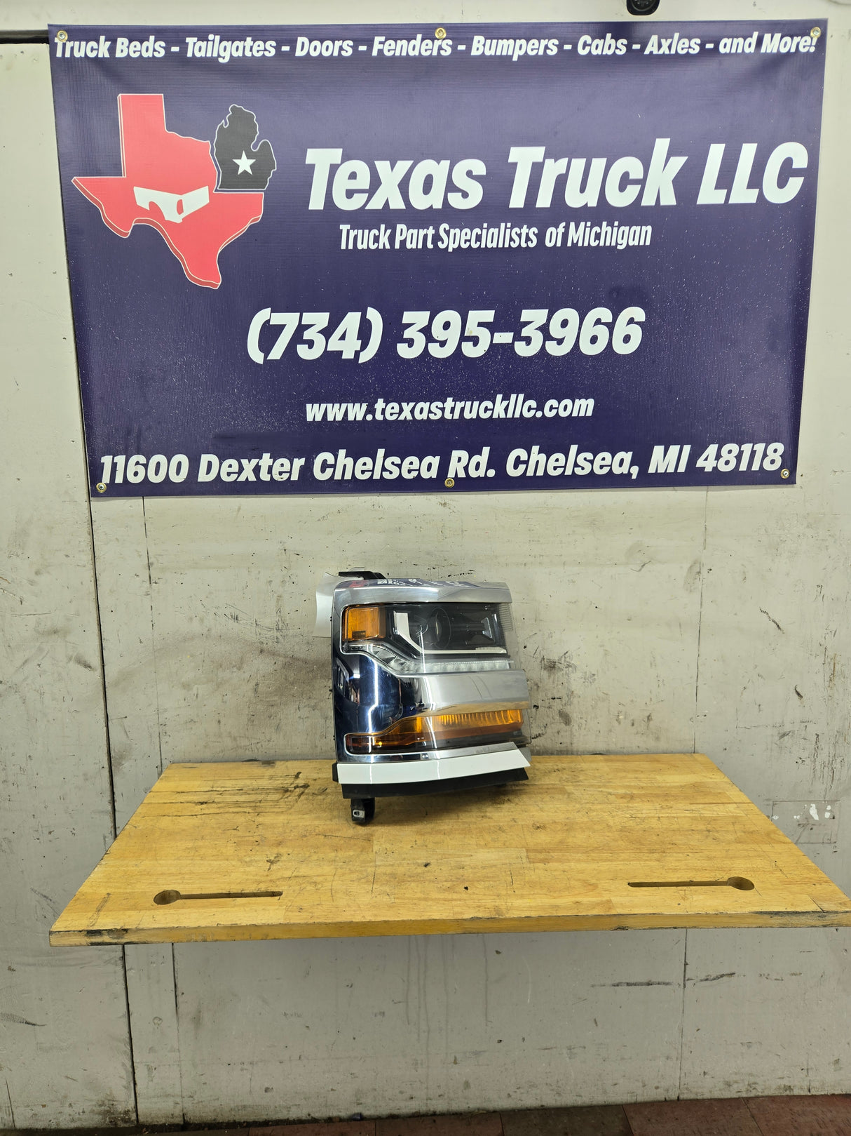 2016-2019 Chevrolet Silverado 1500 Passenger Side Right Hand Headlight Bucket Assembly 84181563