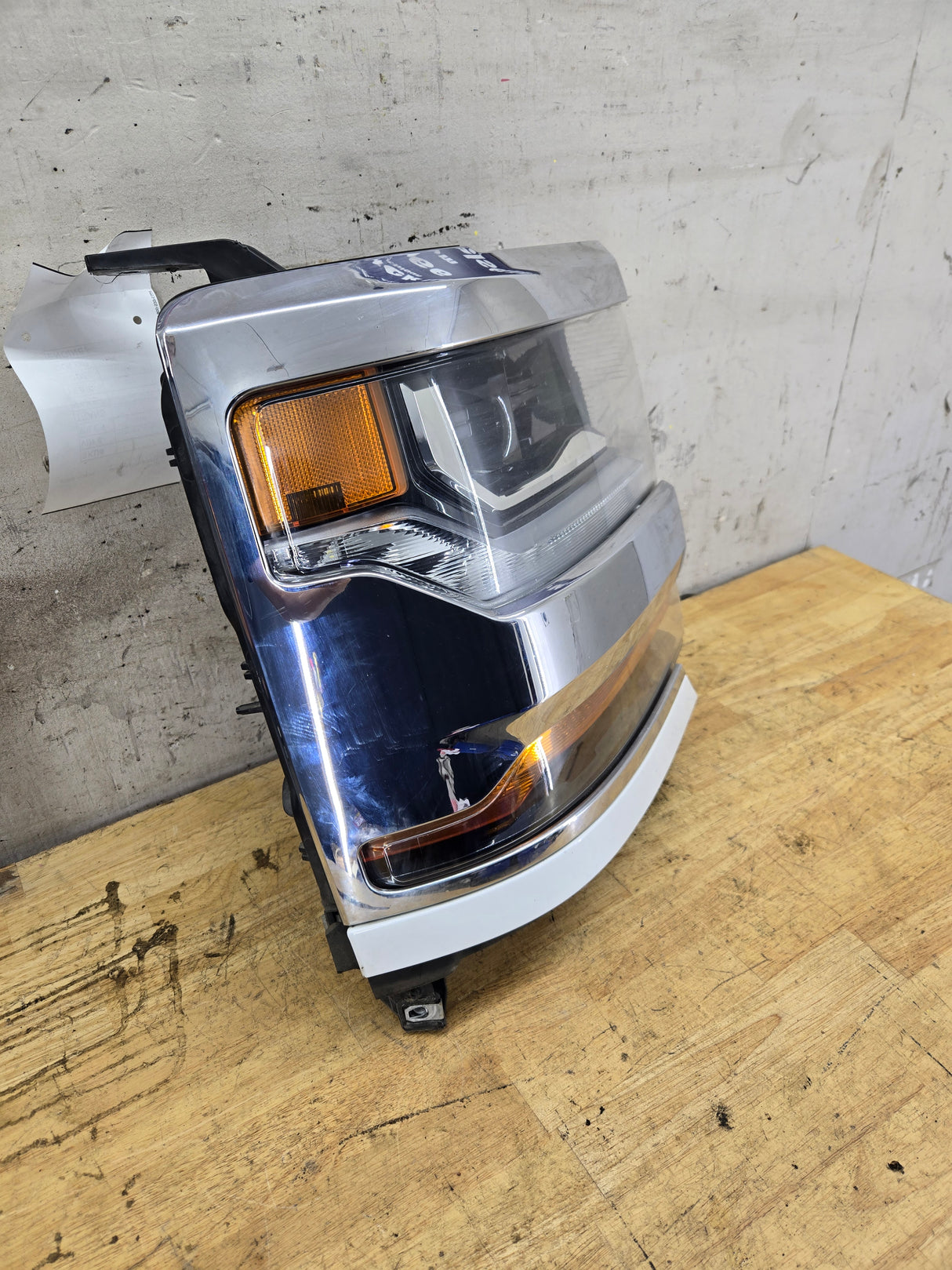 2016-2019 Chevrolet Silverado 1500 Passenger Side Right Hand Headlight Bucket Assembly 84181563