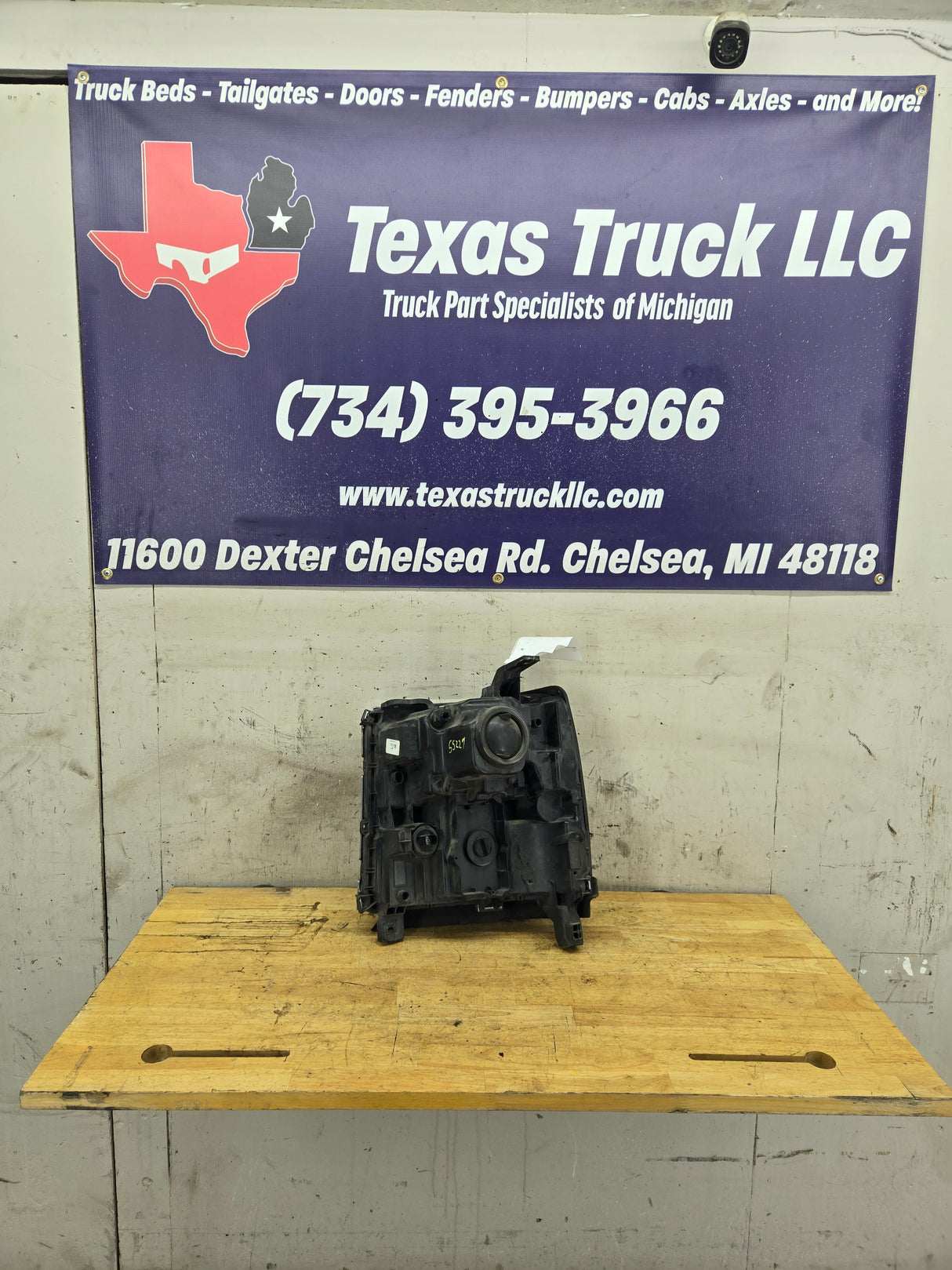 2016-2019 Chevrolet Silverado 1500 Passenger Side Right Hand Headlight Bucket Assembly 84181563