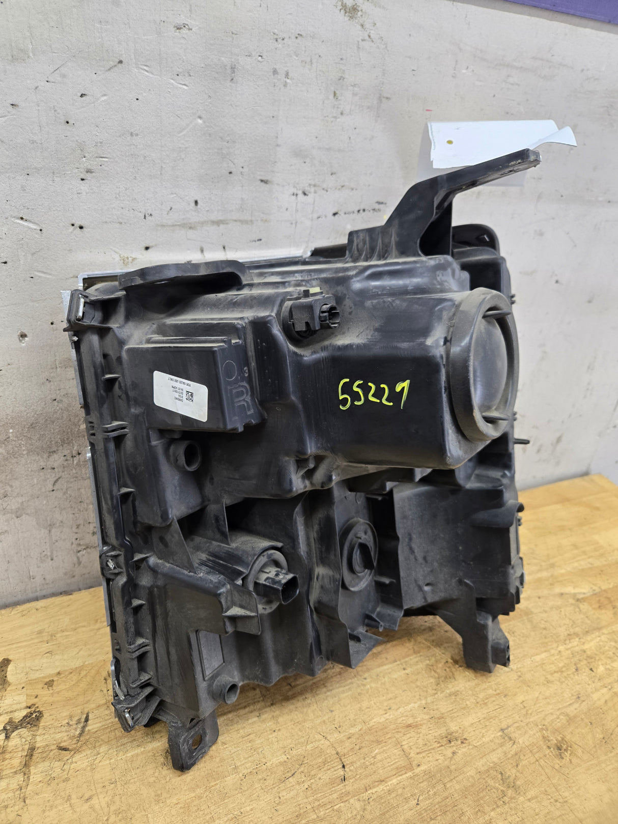 2016-2019 Chevrolet Silverado 1500 Passenger Side Right Hand Headlight Bucket Assembly 84181563
