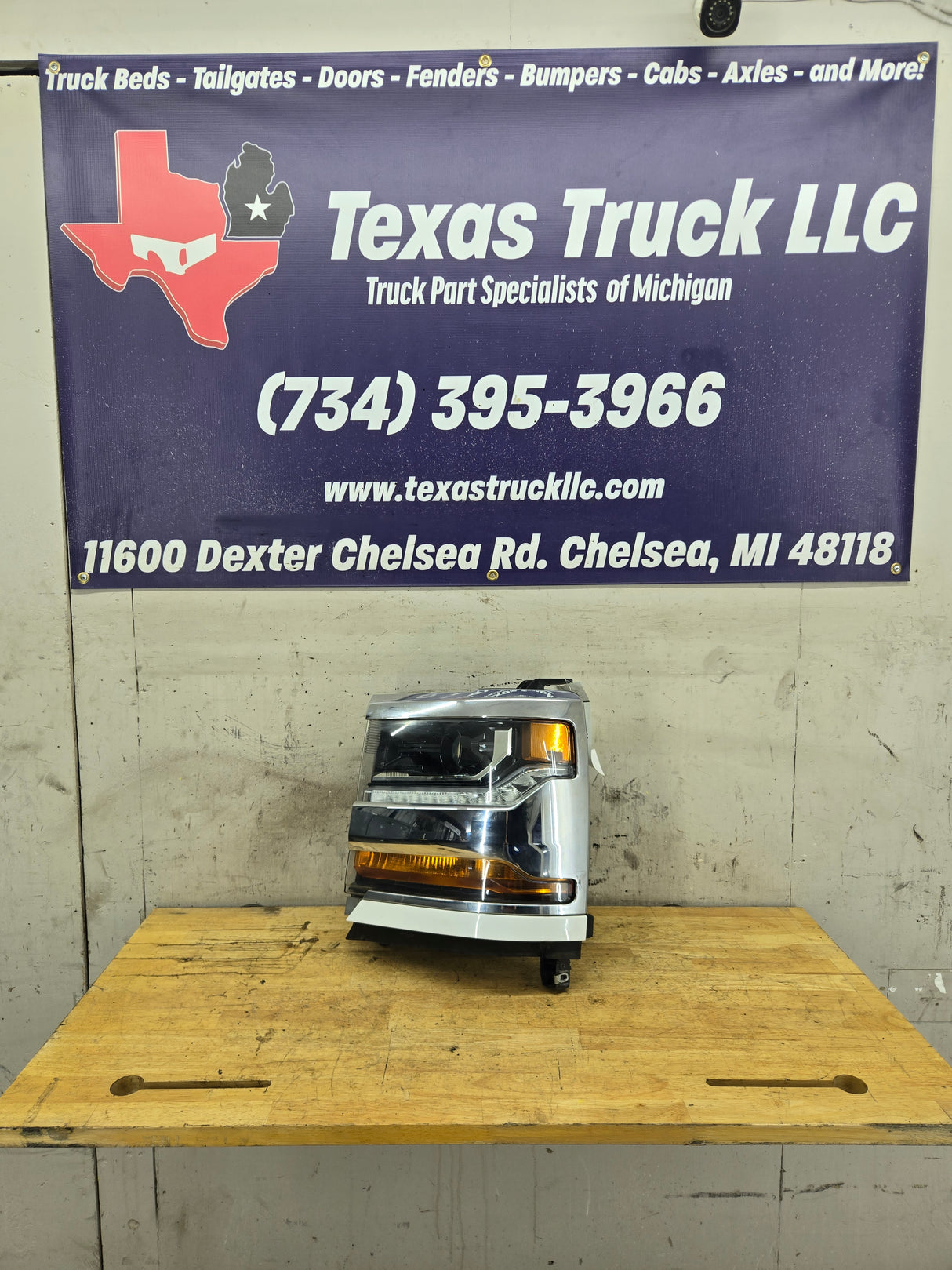 2016-2019 Chevrolet Silverado 1500 Driver Side Left Hand Headlight Bucket Assembly 84181562