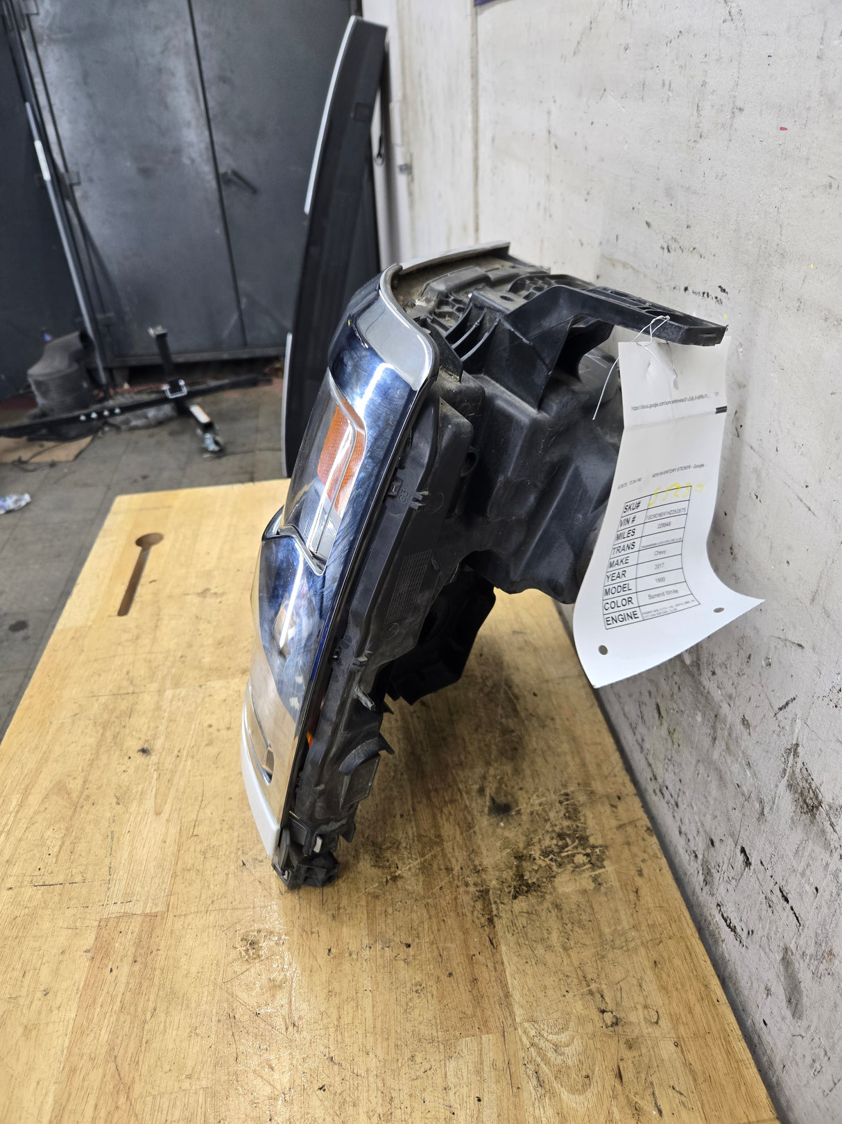 2016-2019 Chevrolet Silverado 1500 Driver Side Left Hand Headlight Bucket Assembly 84181562