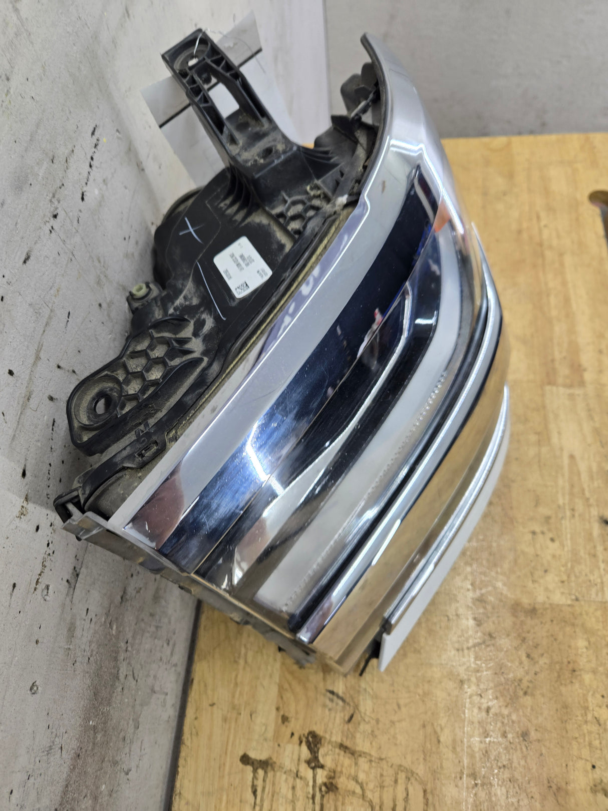 2016-2019 Chevrolet Silverado 1500 Driver Side Left Hand Headlight Bucket Assembly 84181562