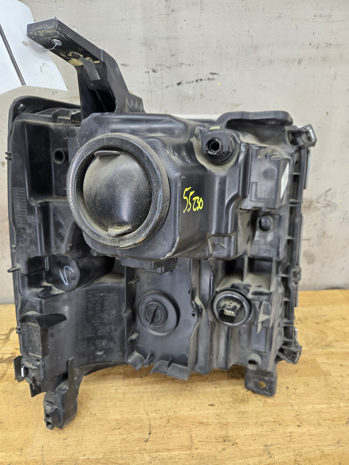 2016-2019 Chevrolet Silverado 1500 Driver Side Left Hand Headlight Bucket Assembly 84181562