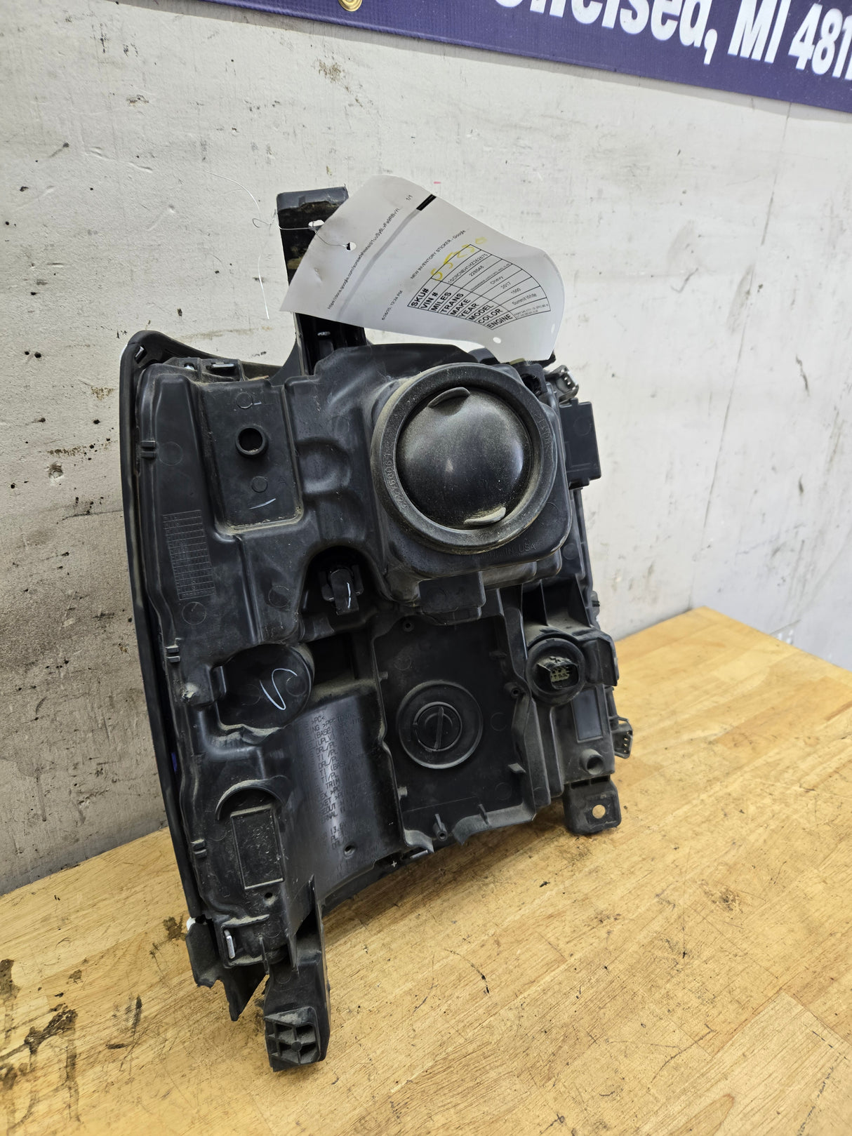 2016-2019 Chevrolet Silverado 1500 Driver Side Left Hand Headlight Bucket Assembly 84181562