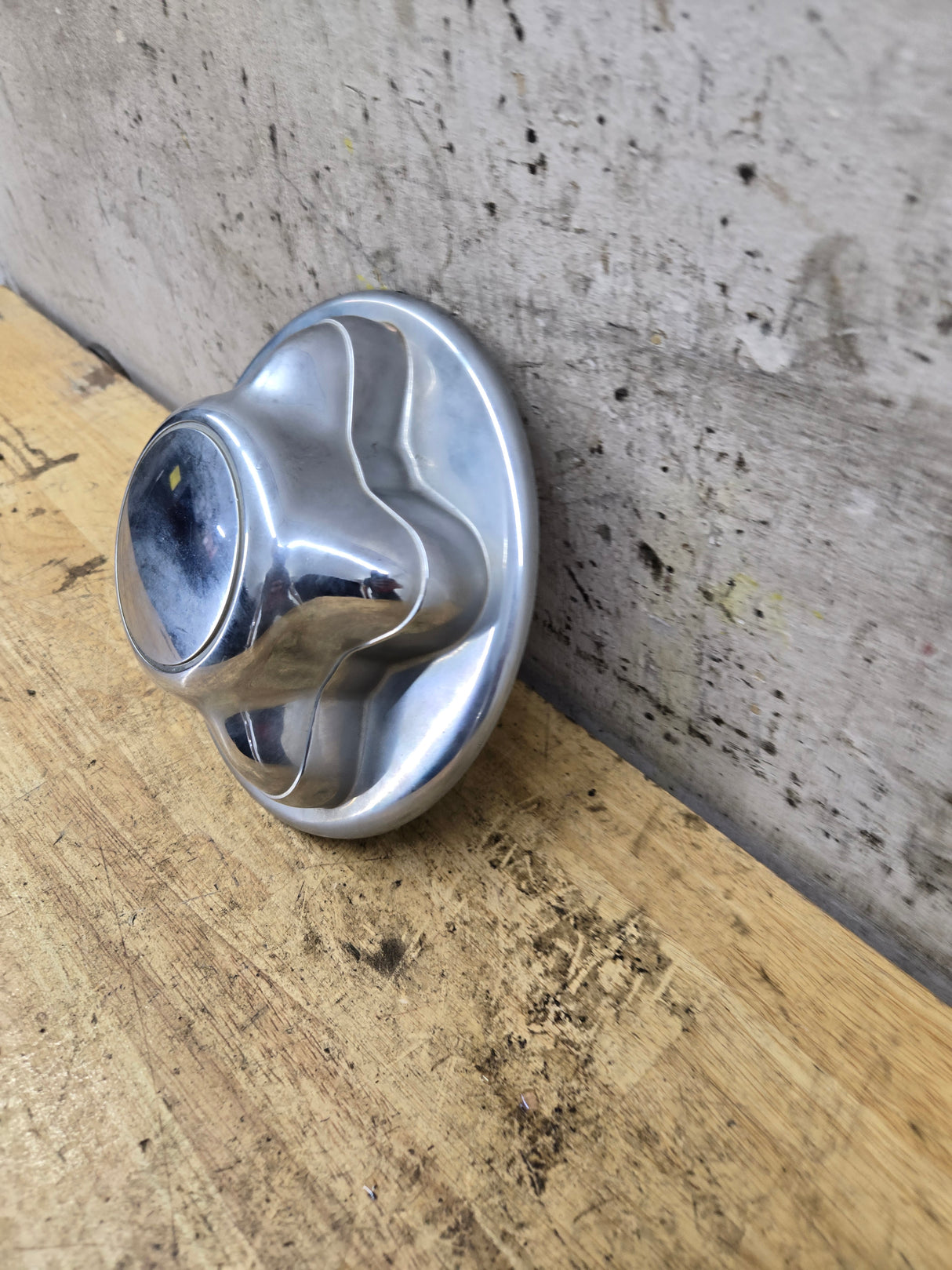 1997-2004 Ford F150 Hub Cap Center Cap F75A-1A096-EA