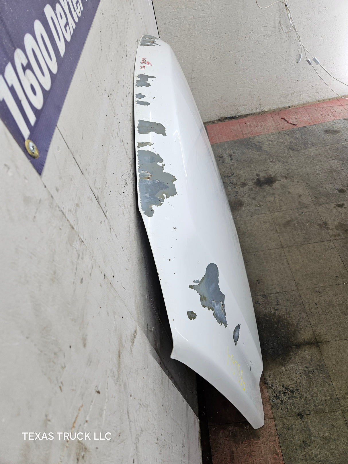 2003-2006 Chevrolet Silverado 2500 3500 Cateye HD Hood OEM - Summit White