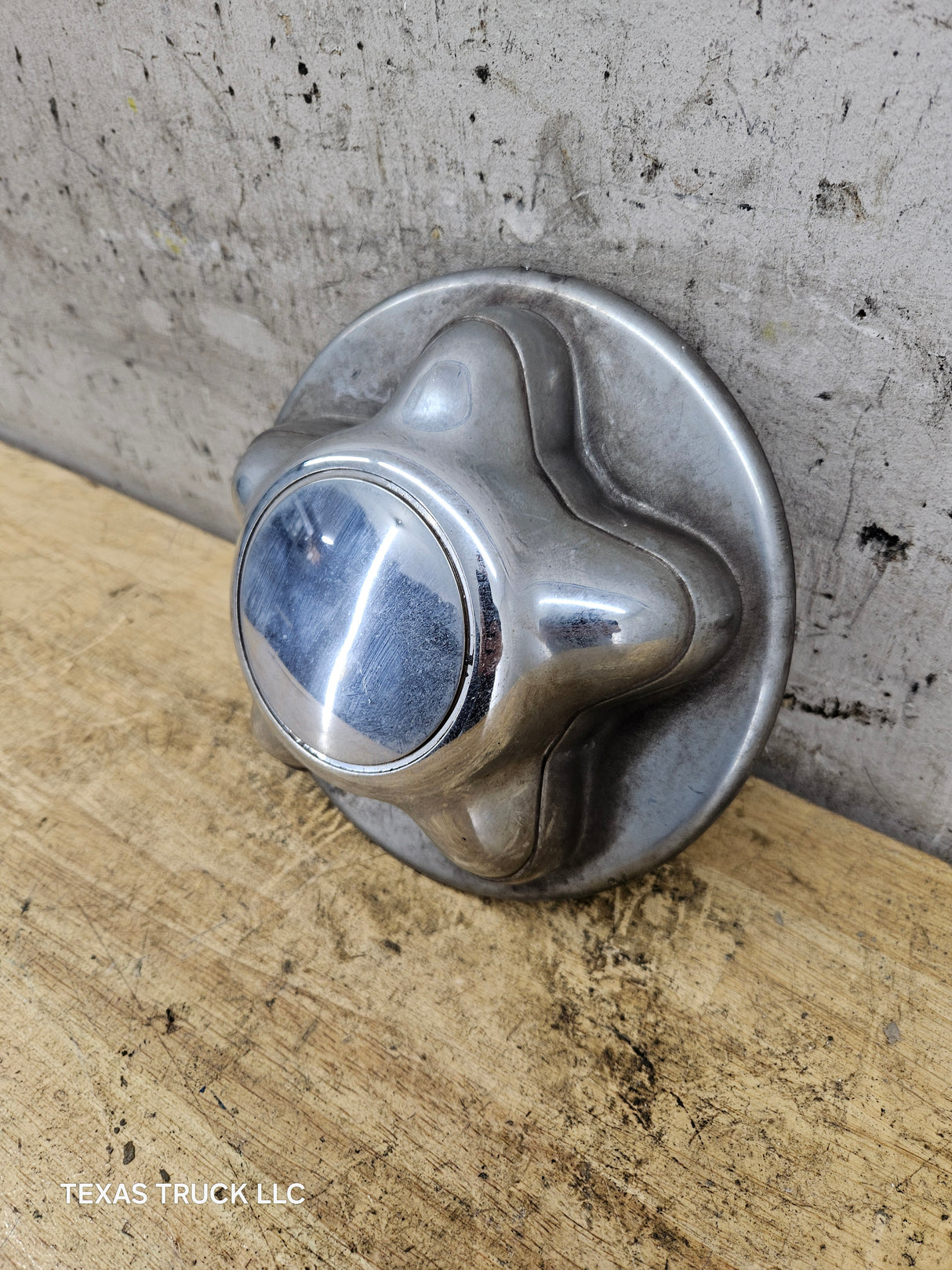 1997-2004 Ford F150 Hub Cap Center Cap F75A-1A096-EA