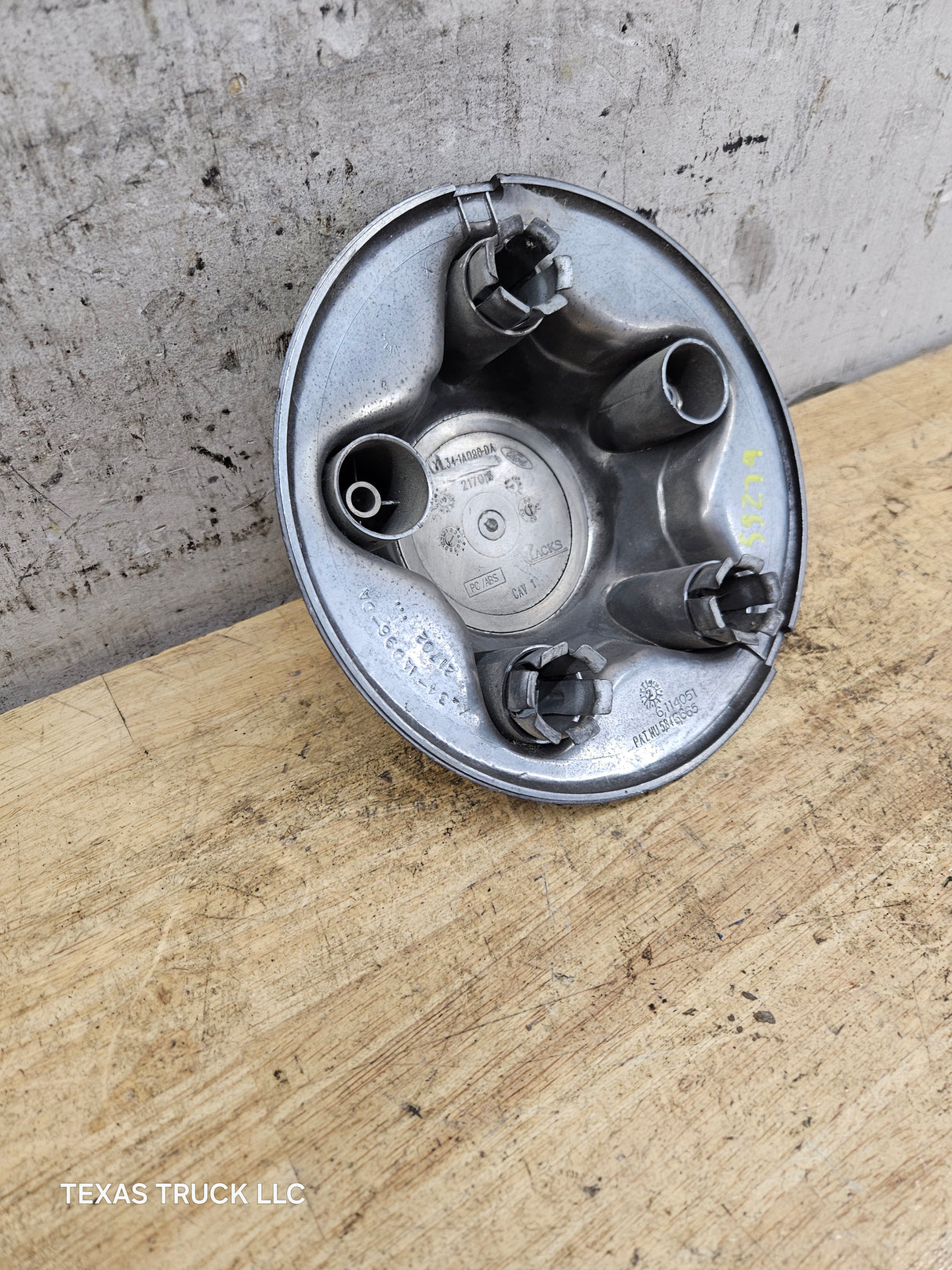 1997-2004 Ford F150 Hub Cap Center Cap F75A-1A096-EA