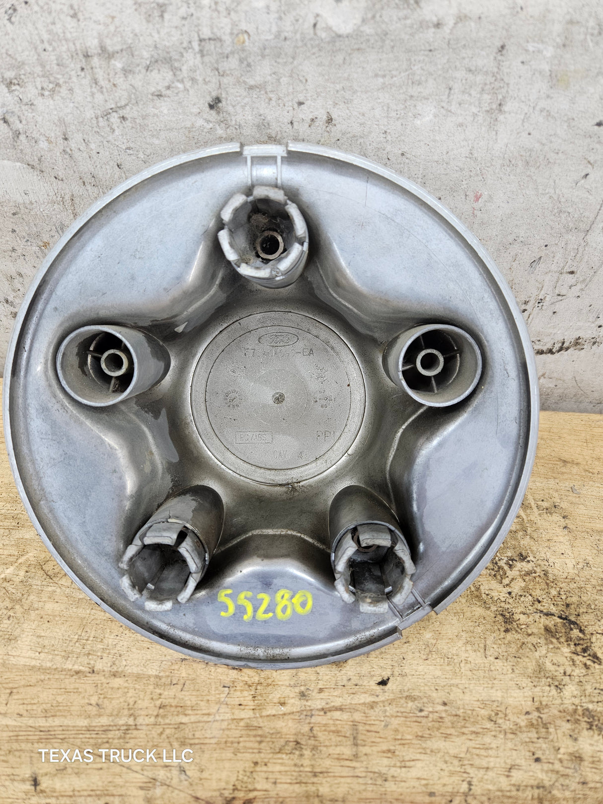 1997-2004 Ford F150 Hub Cap Center Cap F75A-1A096-EA