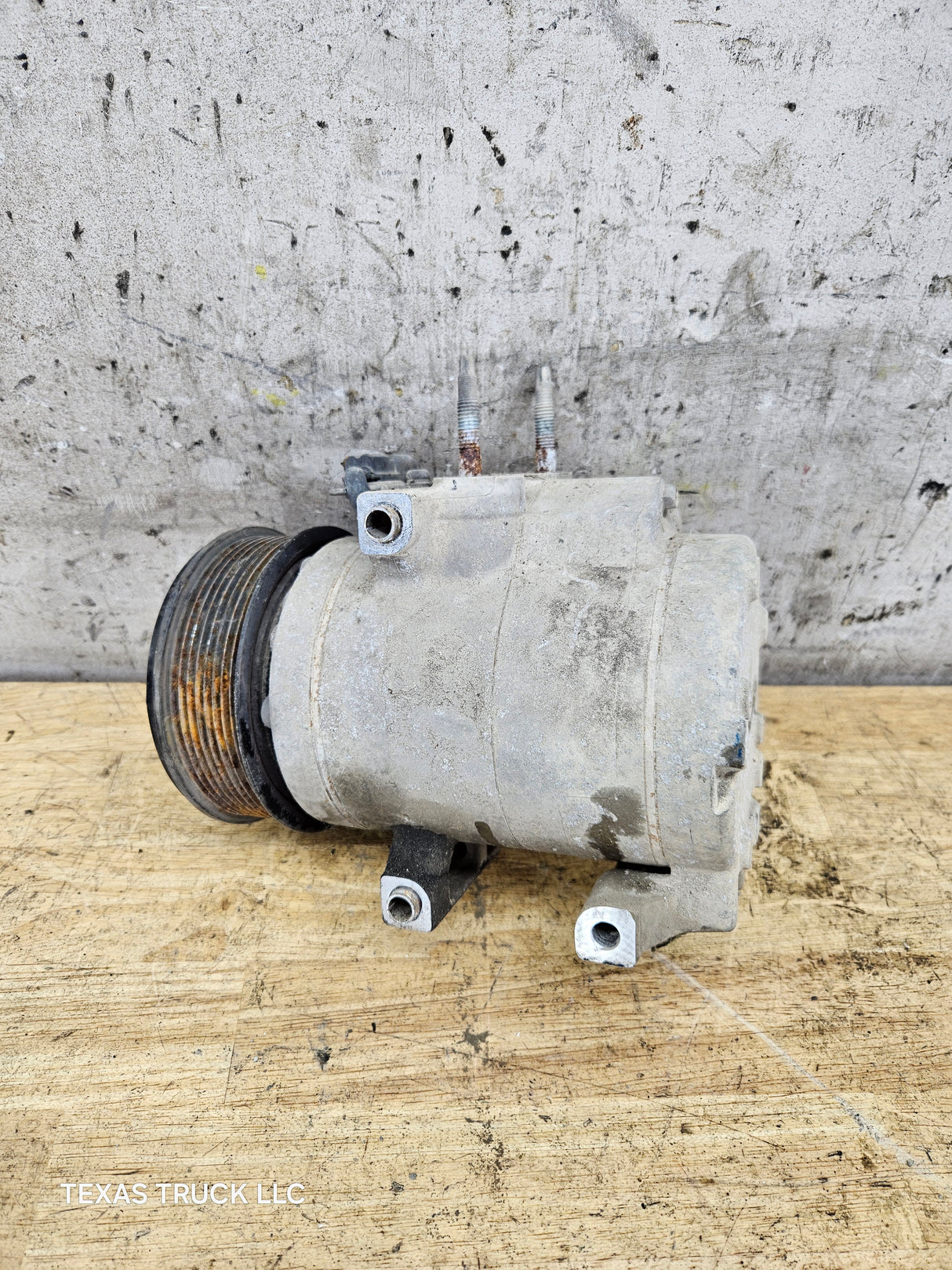 2011-2016 6.7L Power Stroke AC Compressor BC34-19D629 Ford F250 F350 F450 F550 Super Duty