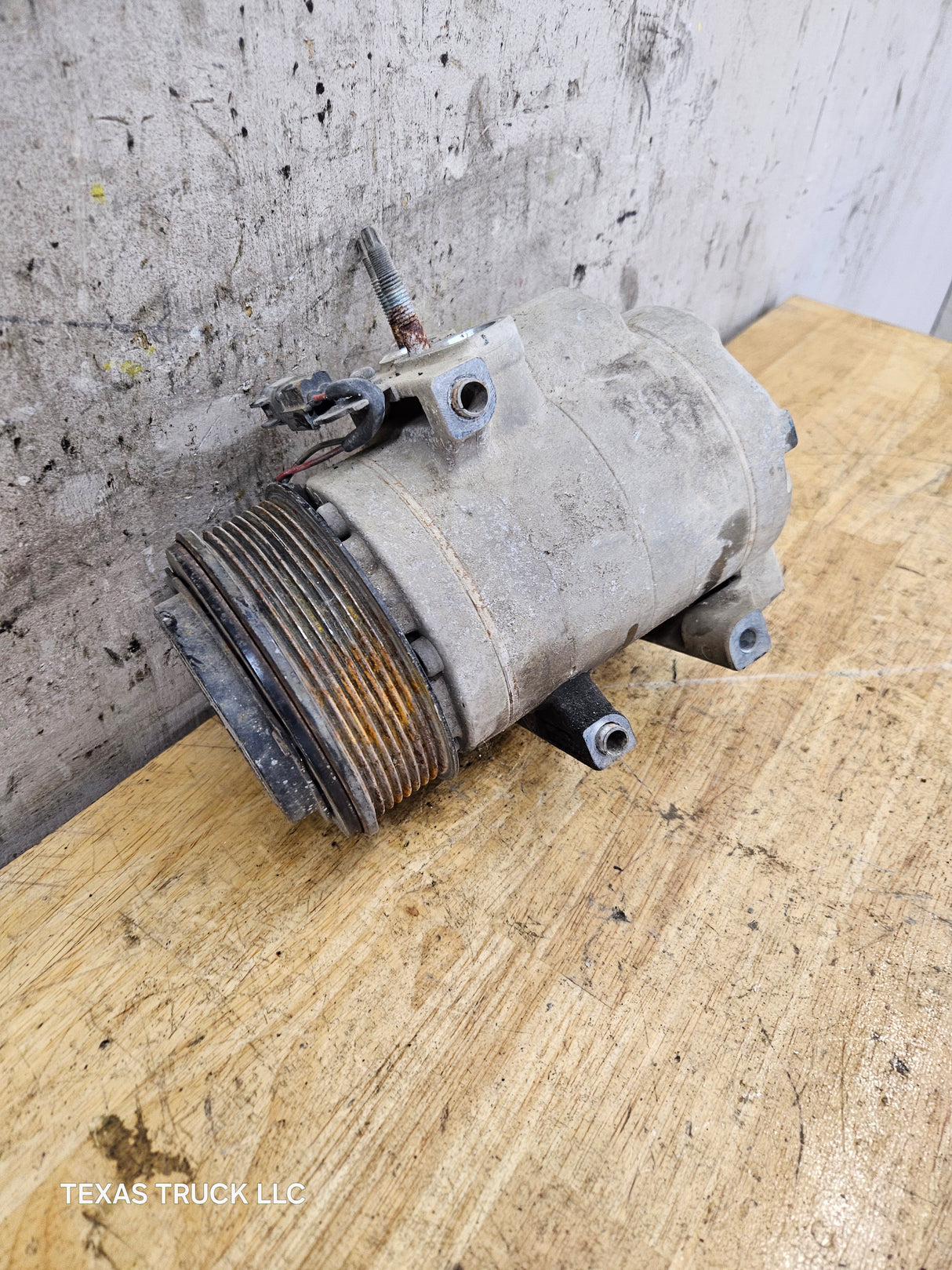 2011-2016 6.7L Power Stroke AC Compressor BC34-19D629 Ford F250 F350 F450 F550 Super Duty