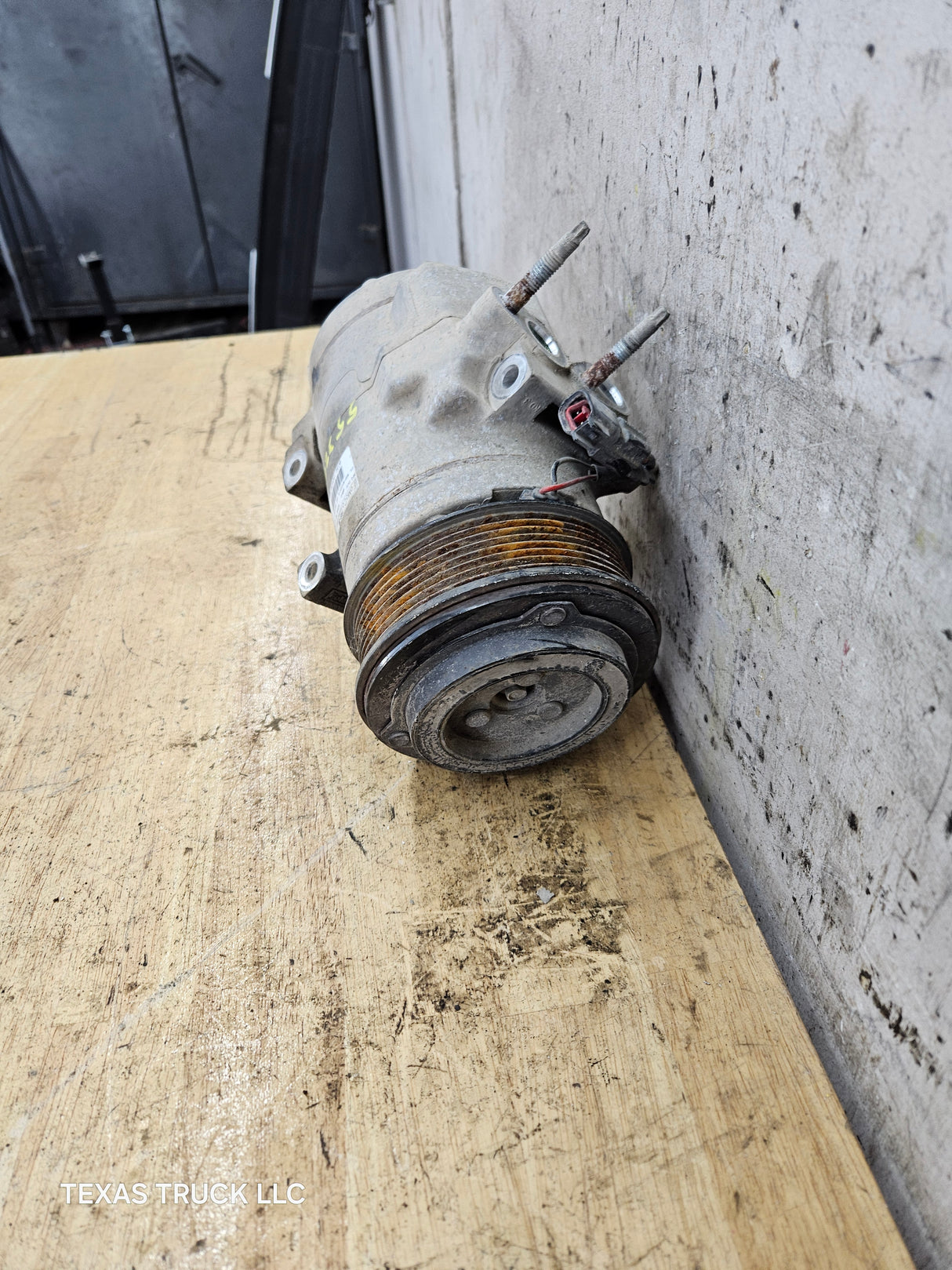 2011-2016 6.7L Power Stroke AC Compressor BC34-19D629 Ford F250 F350 F450 F550 Super Duty