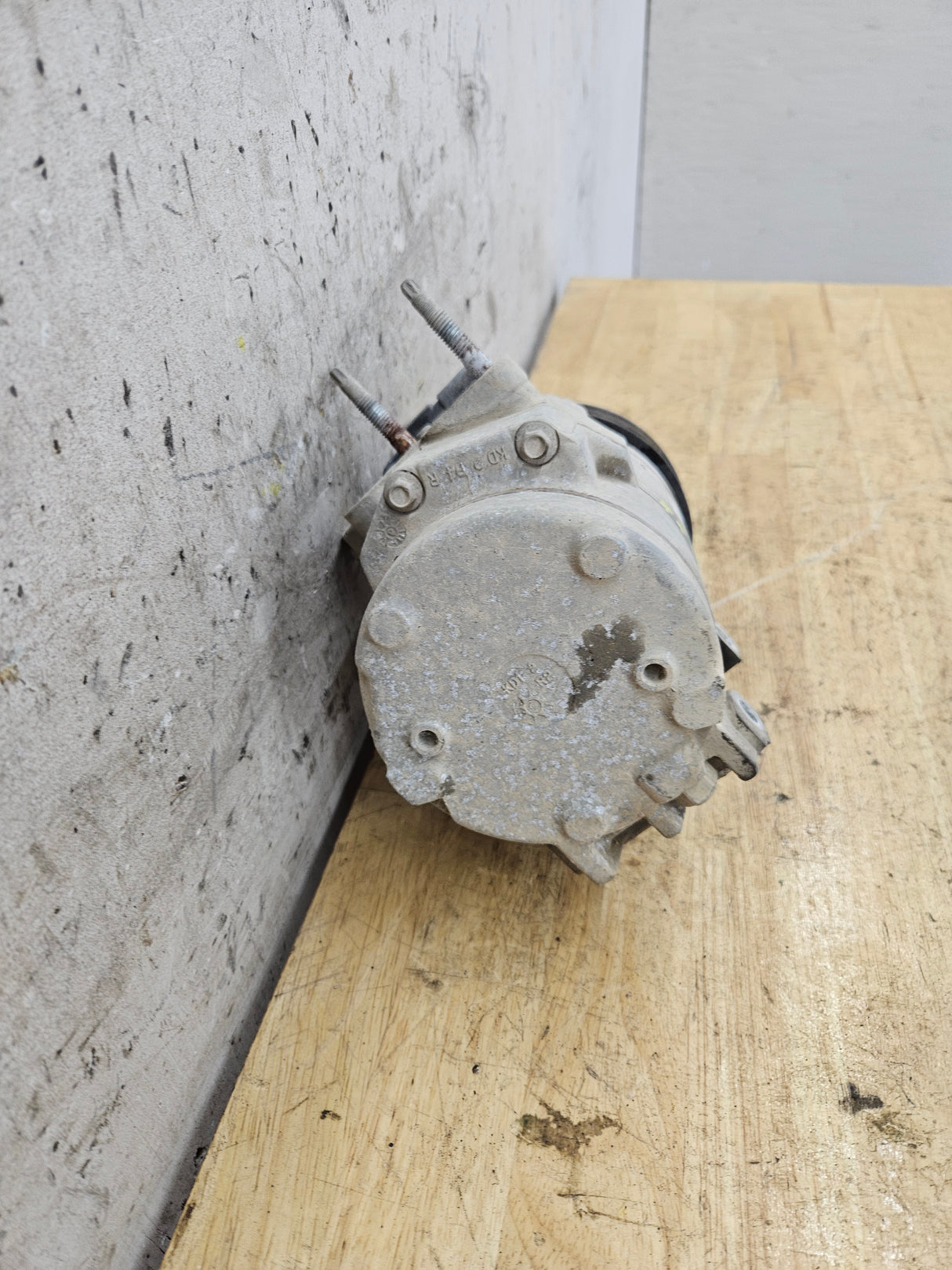 2011-2016 6.7L Power Stroke AC Compressor BC34-19D629 Ford F250 F350 F450 F550 Super Duty
