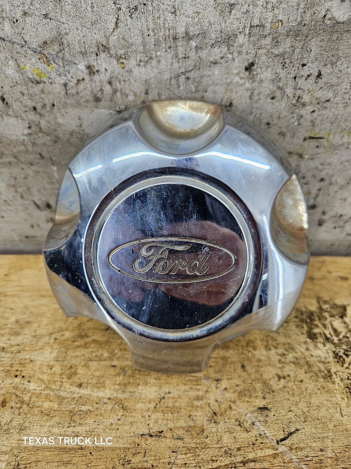 1998-2011 Ford Ranger & Explorer Hub Cap Center Cap YL24-1A096-CB