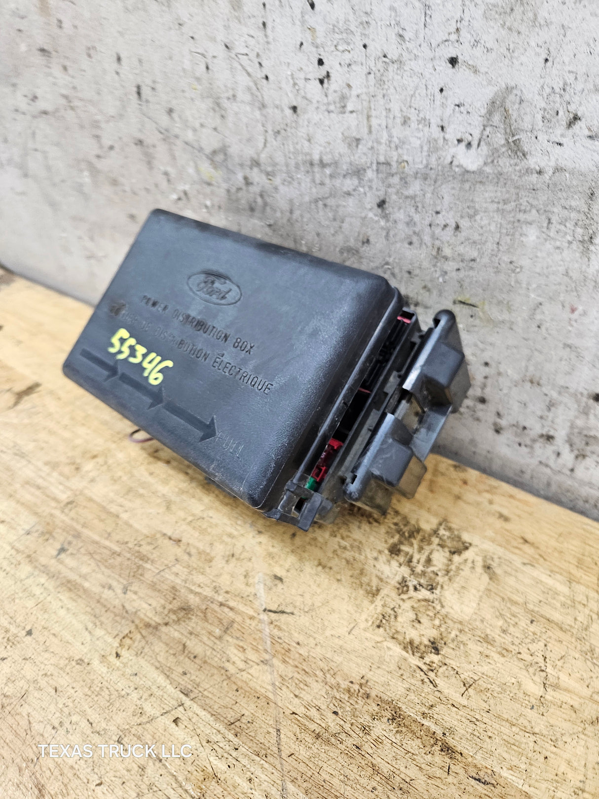 1997-2003 Ford F150 F250 F350 Triton Power Distribution Fuse Junction Box F65B-14A003-C