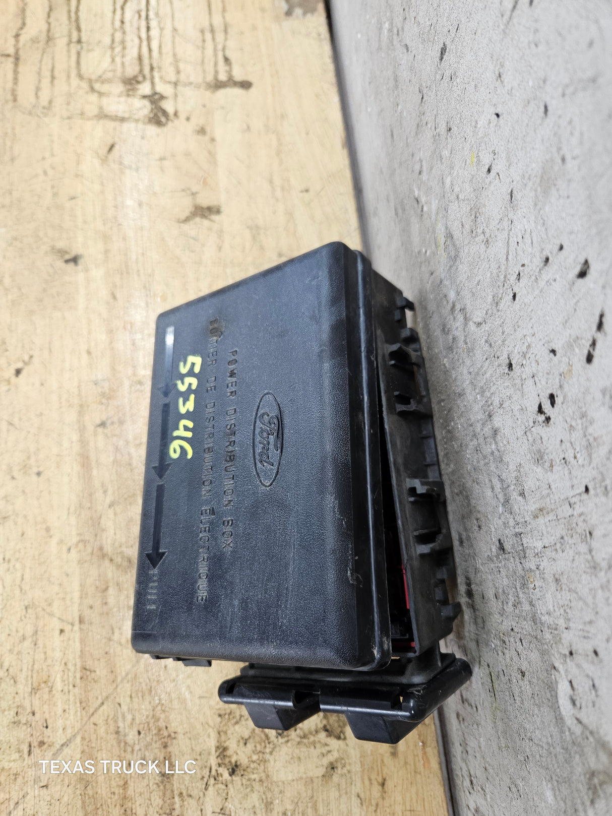 1997-2003 Ford F150 F250 F350 Triton Power Distribution Fuse Junction Box F65B-14A003-C