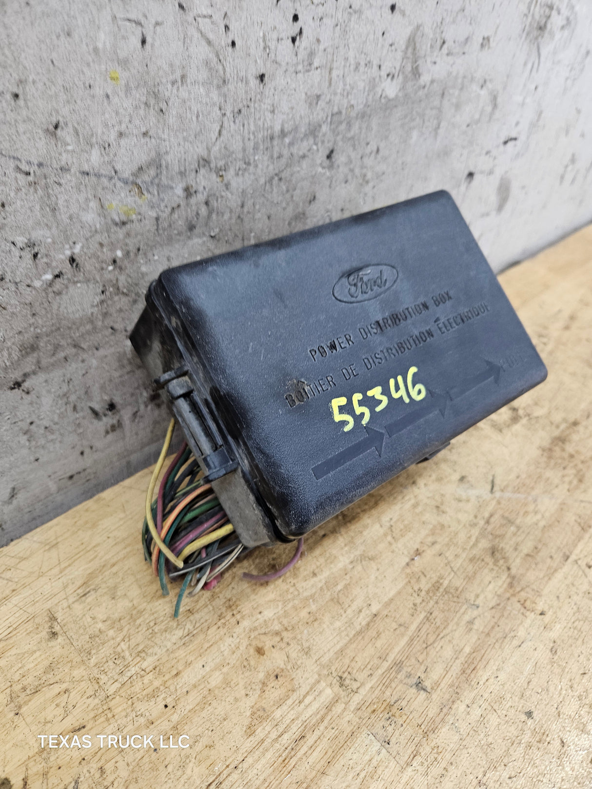 1997-2003 Ford F150 F250 F350 Triton Power Distribution Fuse Junction Box F65B-14A003-C