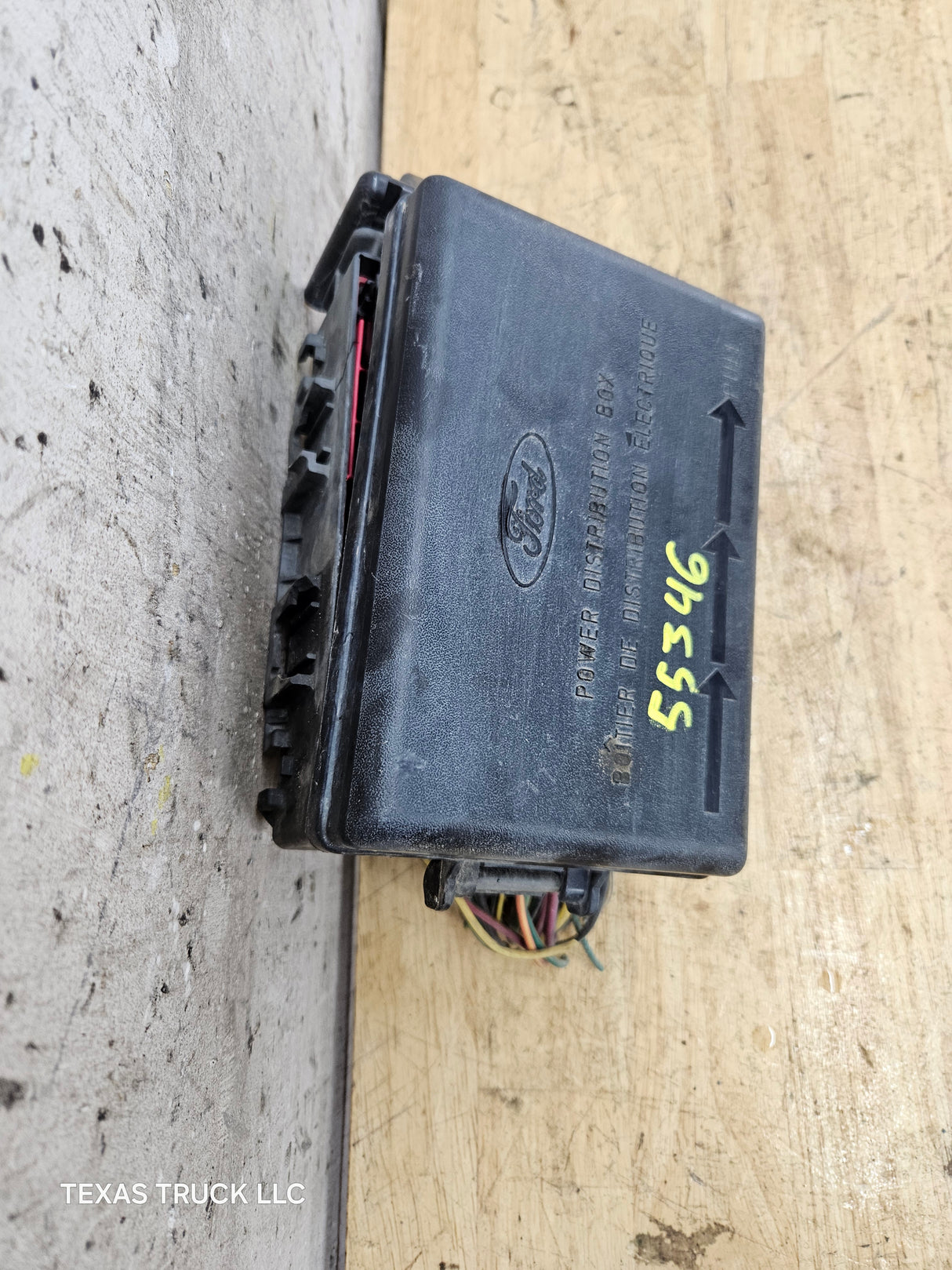 1997-2003 Ford F150 F250 F350 Triton Power Distribution Fuse Junction Box F65B-14A003-C