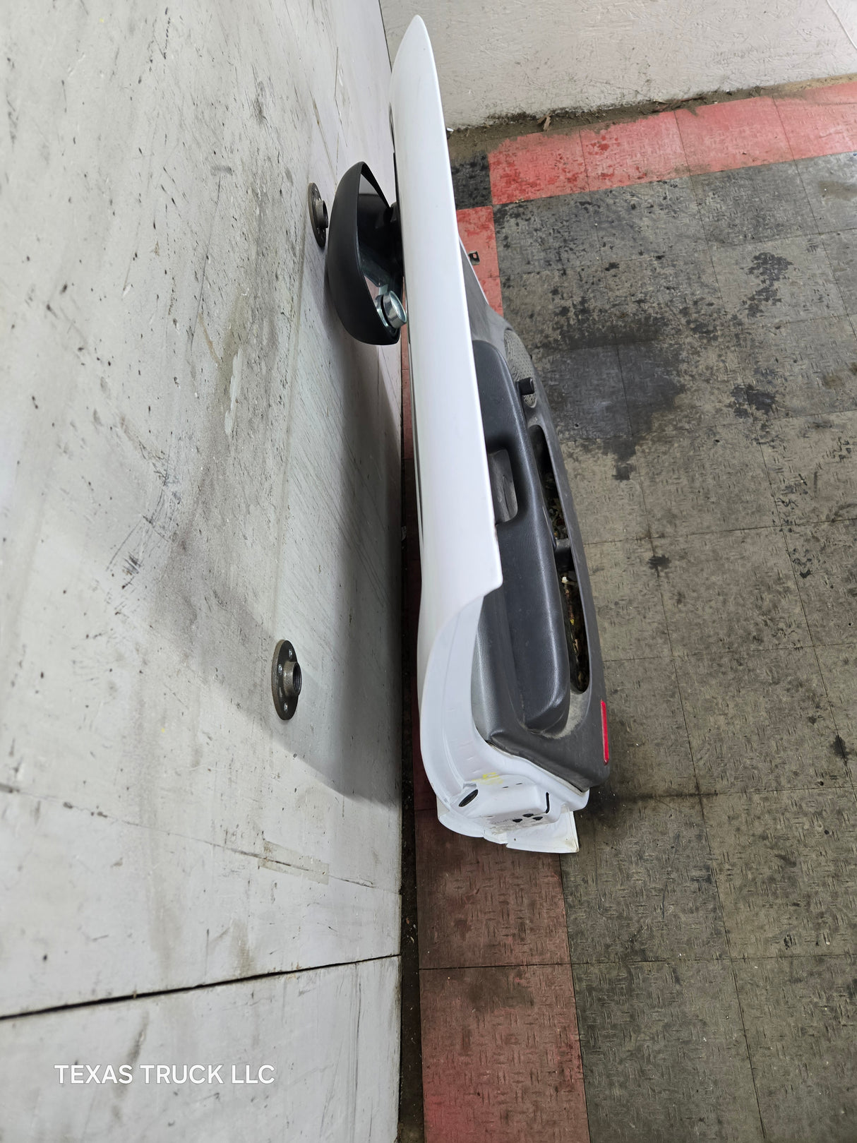 1999-2006 Chevrolet Silverado / GMC Sierra 1500 2500 3500 HD Front Driver Side Door LH