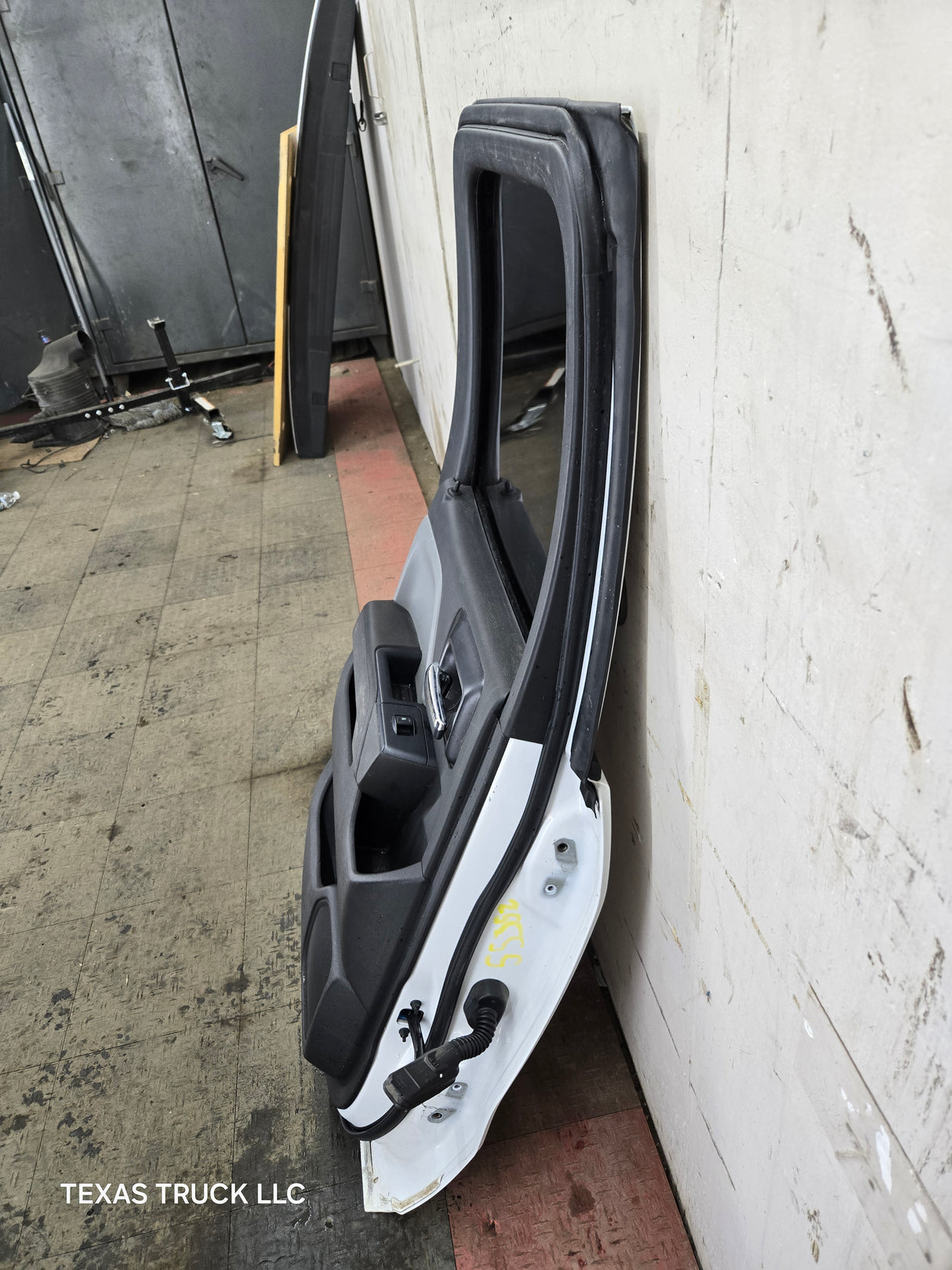 2014-2019 Chevrolet Silverado / GMC Sierra LH Rear Driver Side Double Cab Door 1500 25000 3500 HD