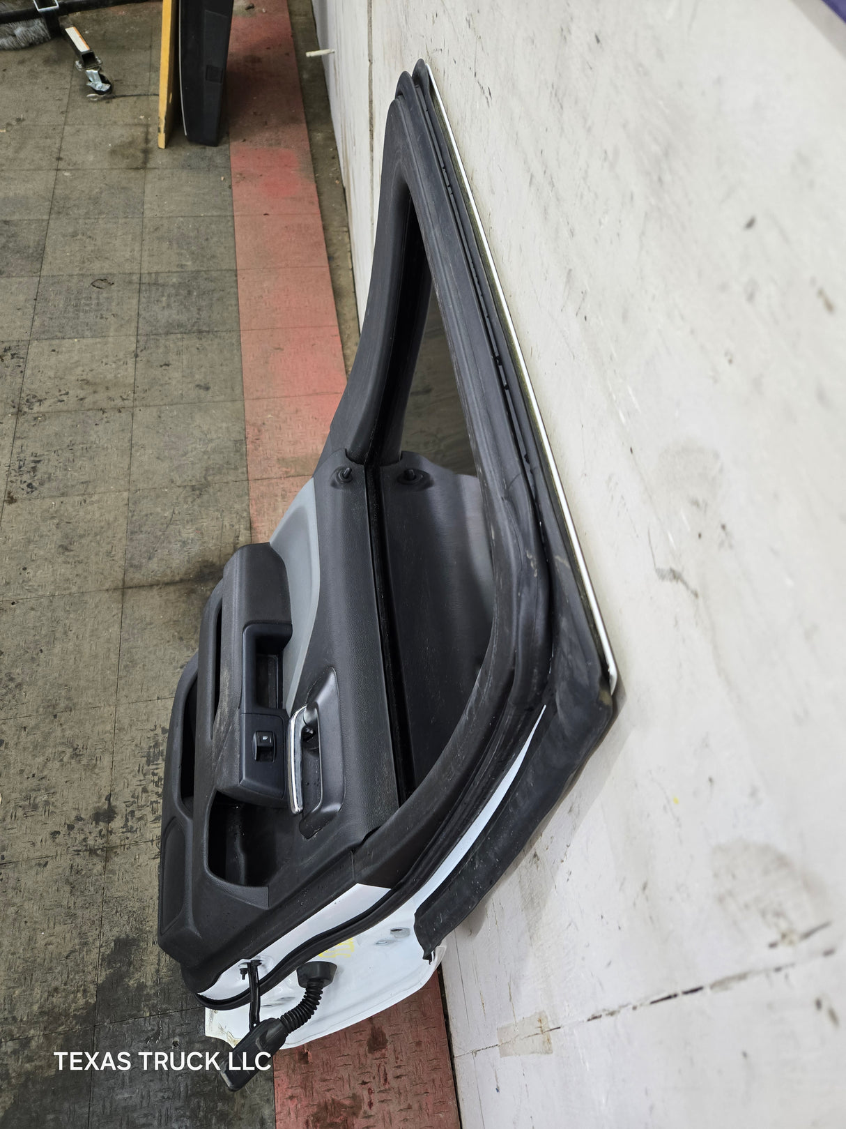 2014-2019 Chevrolet Silverado / GMC Sierra LH Rear Driver Side Double Cab Door 1500 25000 3500 HD