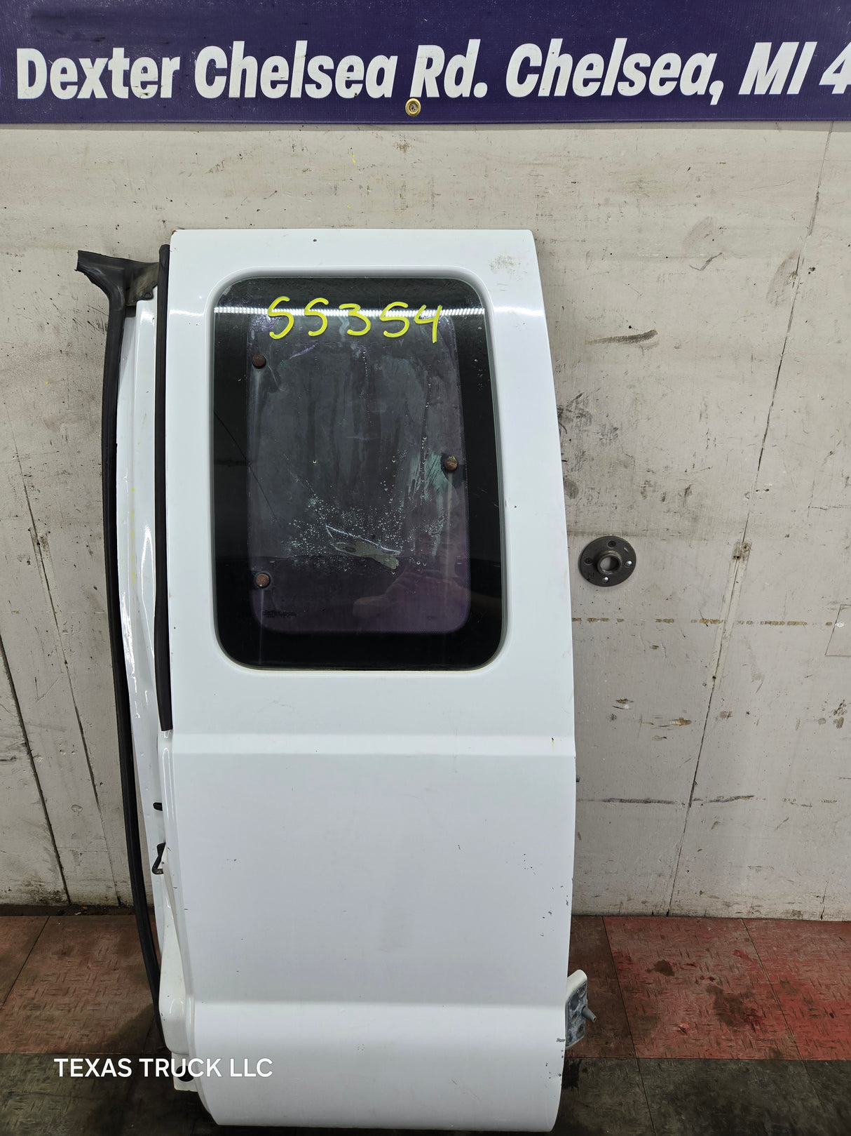 1999-2007 Ford Super Duty F250 F350 F450 F550 LH Extended Cab Driver Rear Door