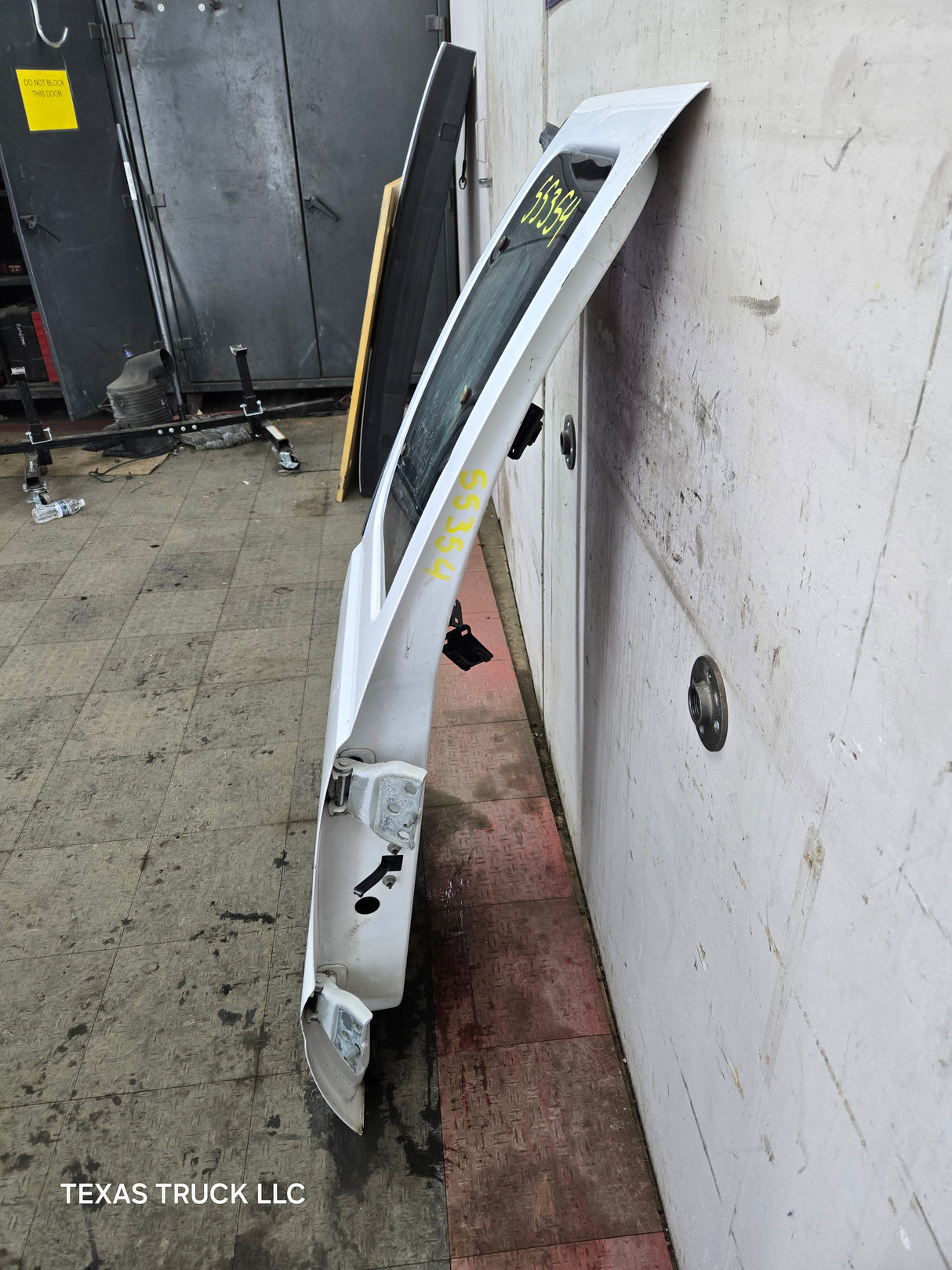 1999-2007 Ford Super Duty F250 F350 F450 F550 LH Extended Cab Driver Rear Door