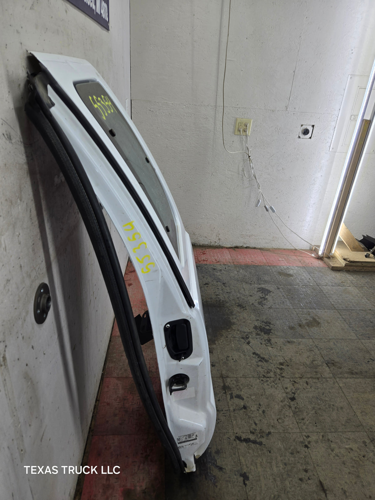 1999-2007 Ford Super Duty F250 F350 F450 F550 LH Extended Cab Driver Rear Door