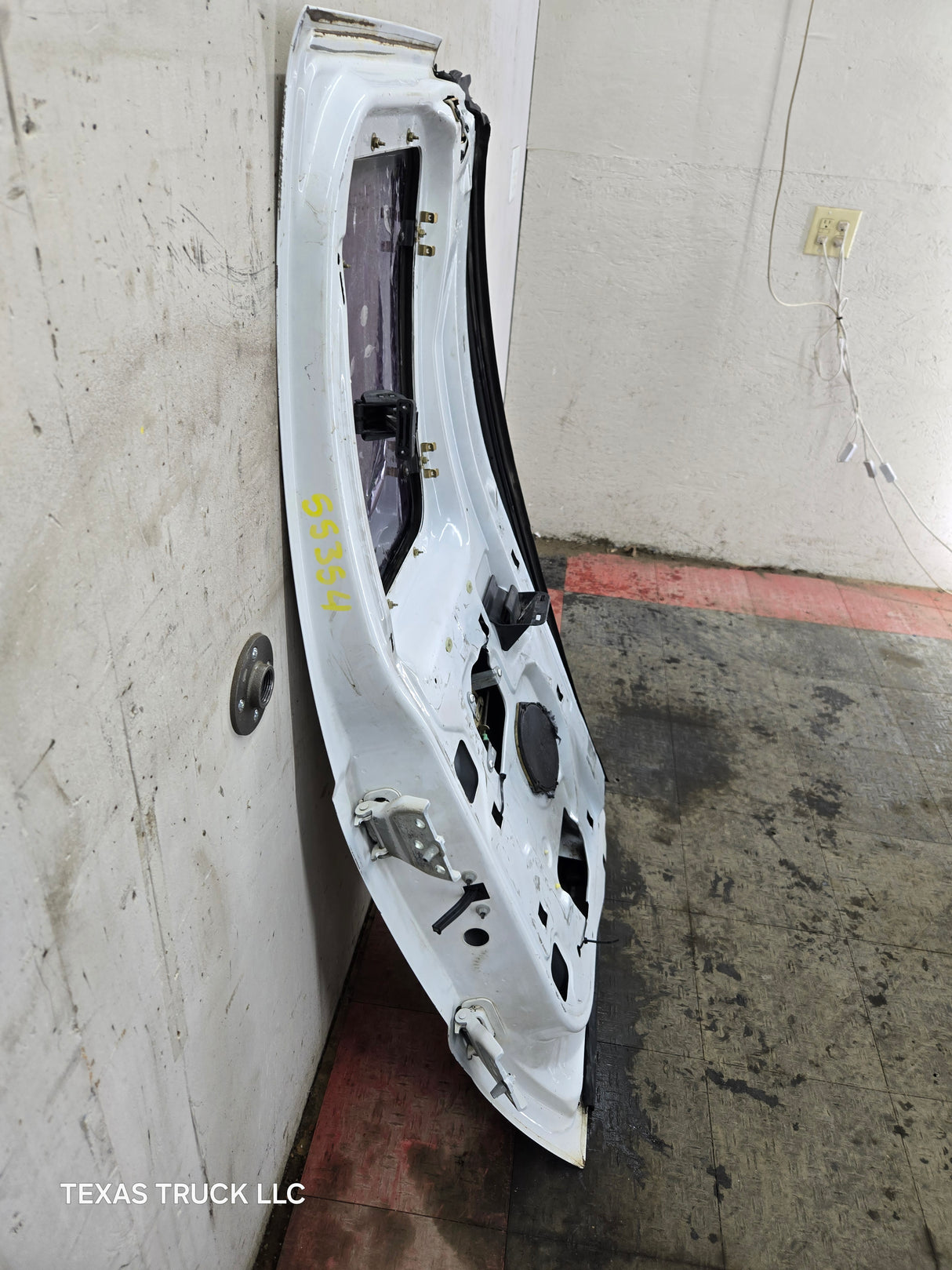 1999-2007 Ford Super Duty F250 F350 F450 F550 LH Extended Cab Driver Rear Door