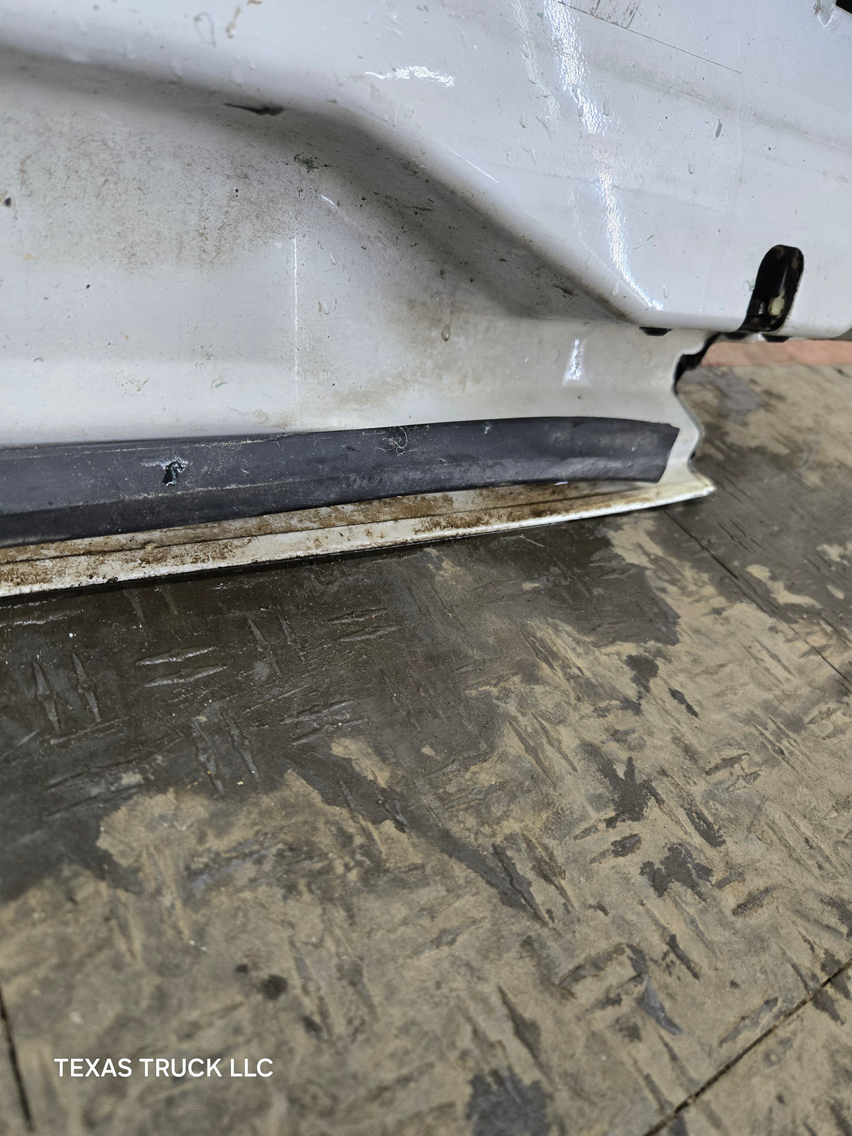 1999-2007 Ford Super Duty F250 F350 F450 F550 LH Extended Cab Driver Rear Door