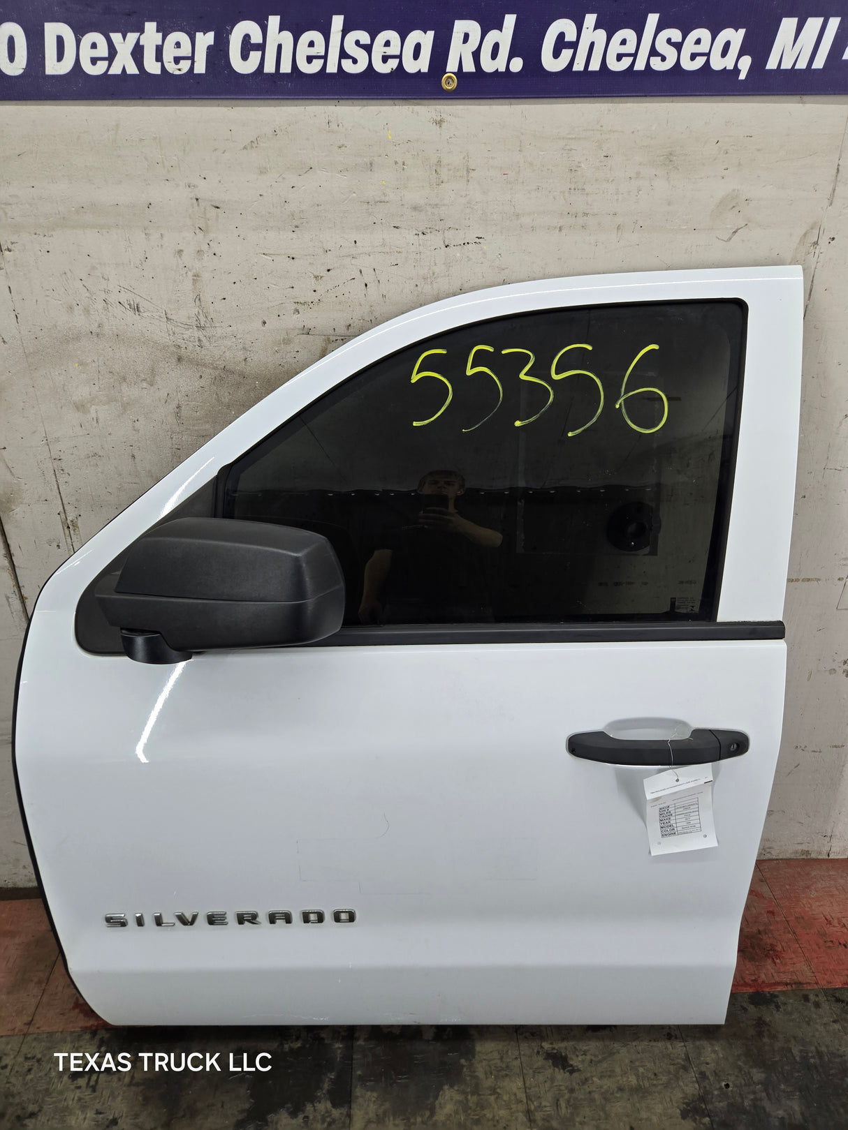 2014-2019 Chevrolet Silverado / GMC Sierra LH Front Driver Side Crew Cab Door 1500 25000 3500 HD