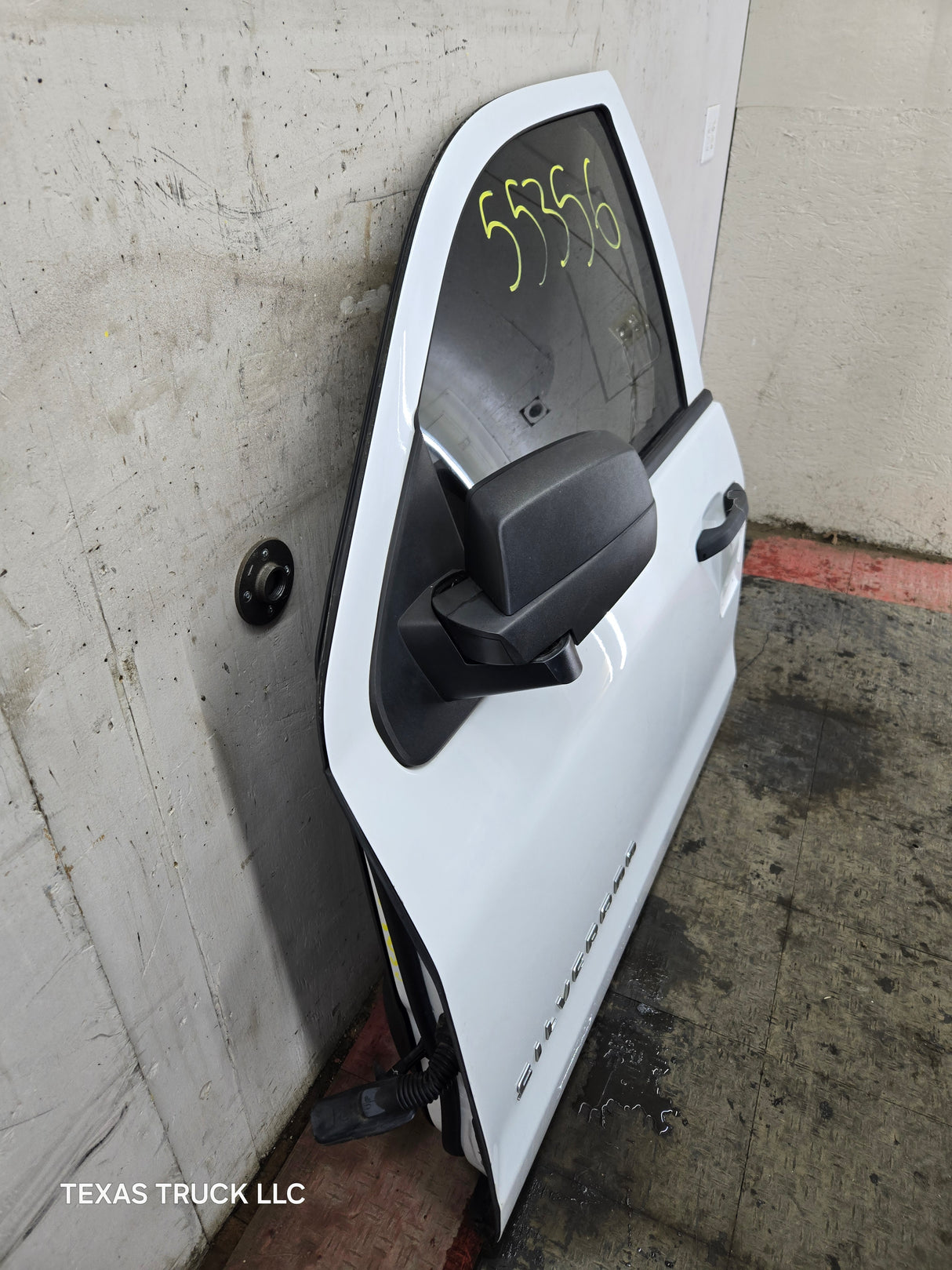 2014-2019 Chevrolet Silverado / GMC Sierra LH Front Driver Side Crew Cab Door 1500 25000 3500 HD