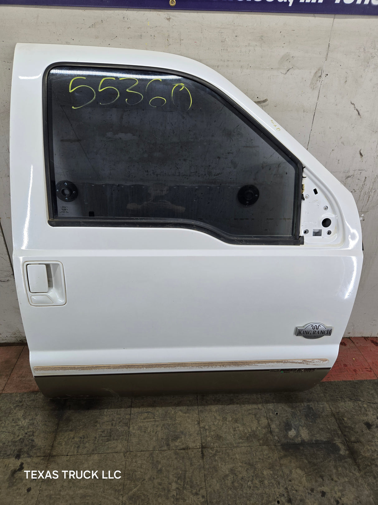 2012-2016 Ford Super Duty Passenger Side Front Door RH F250 F350 F450 F550