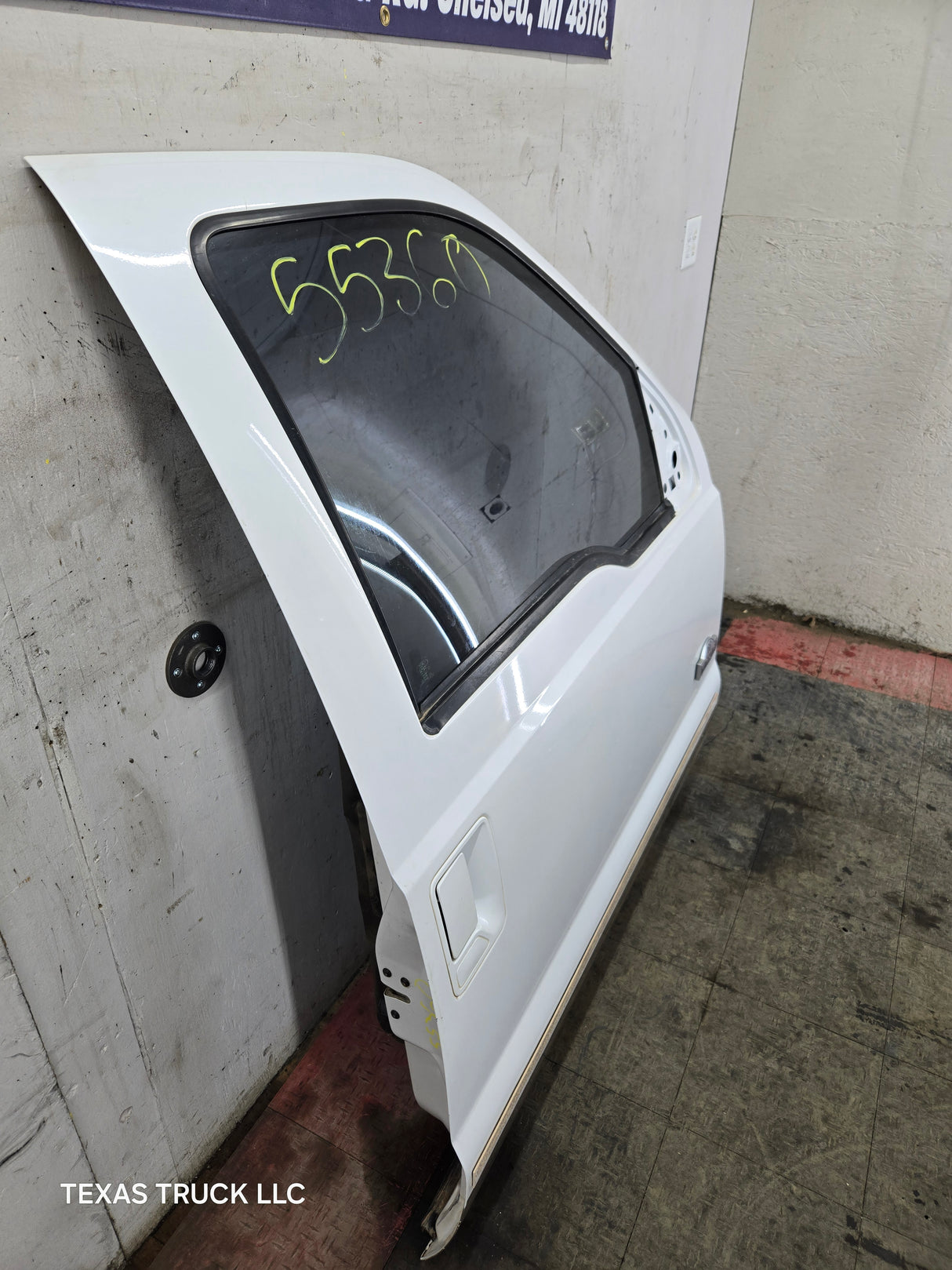 2012-2016 Ford Super Duty Passenger Side Front Door RH F250 F350 F450 F550