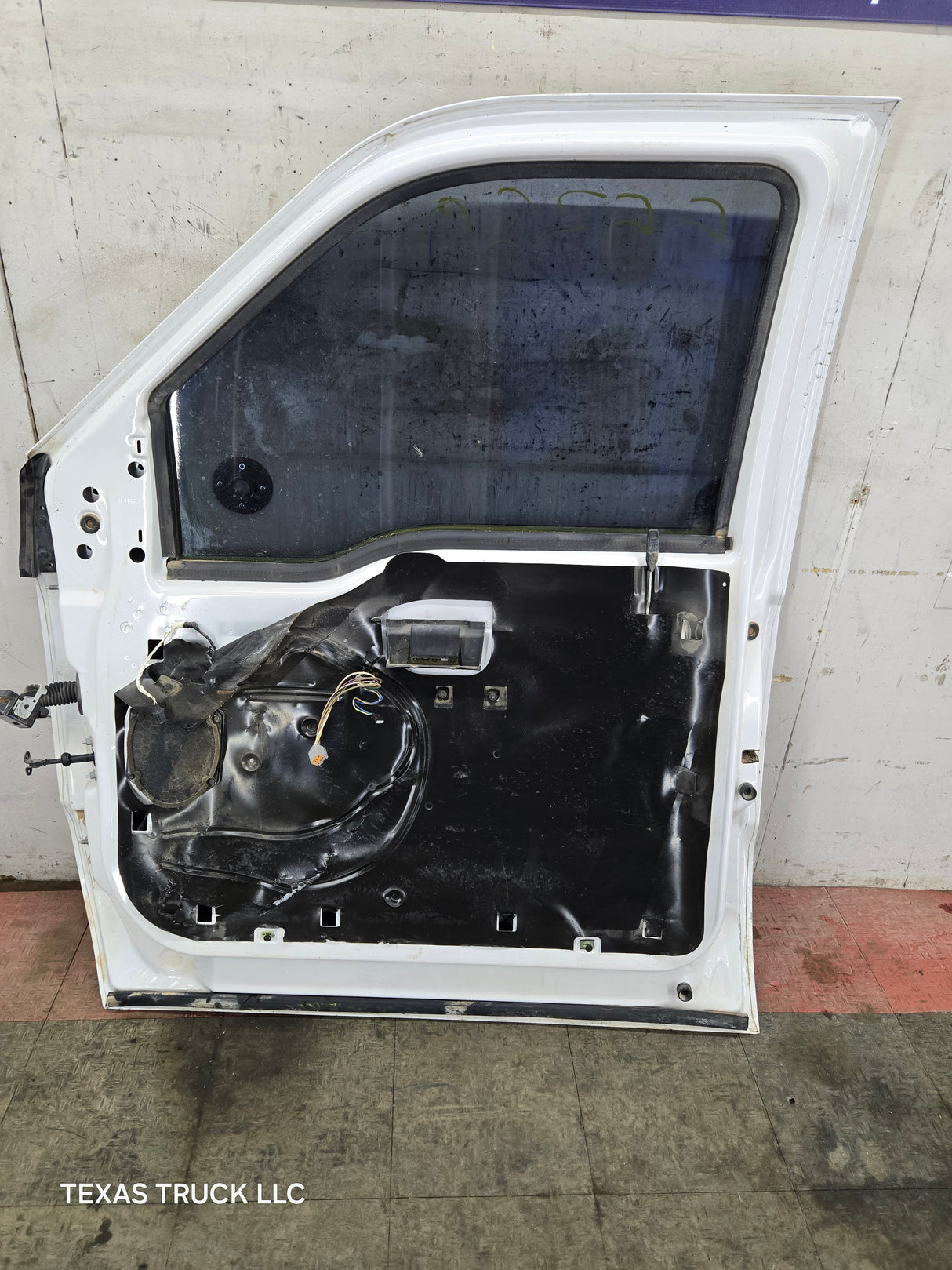 2012-2016 Ford Super Duty Passenger Side Front Door RH F250 F350 F450 F550