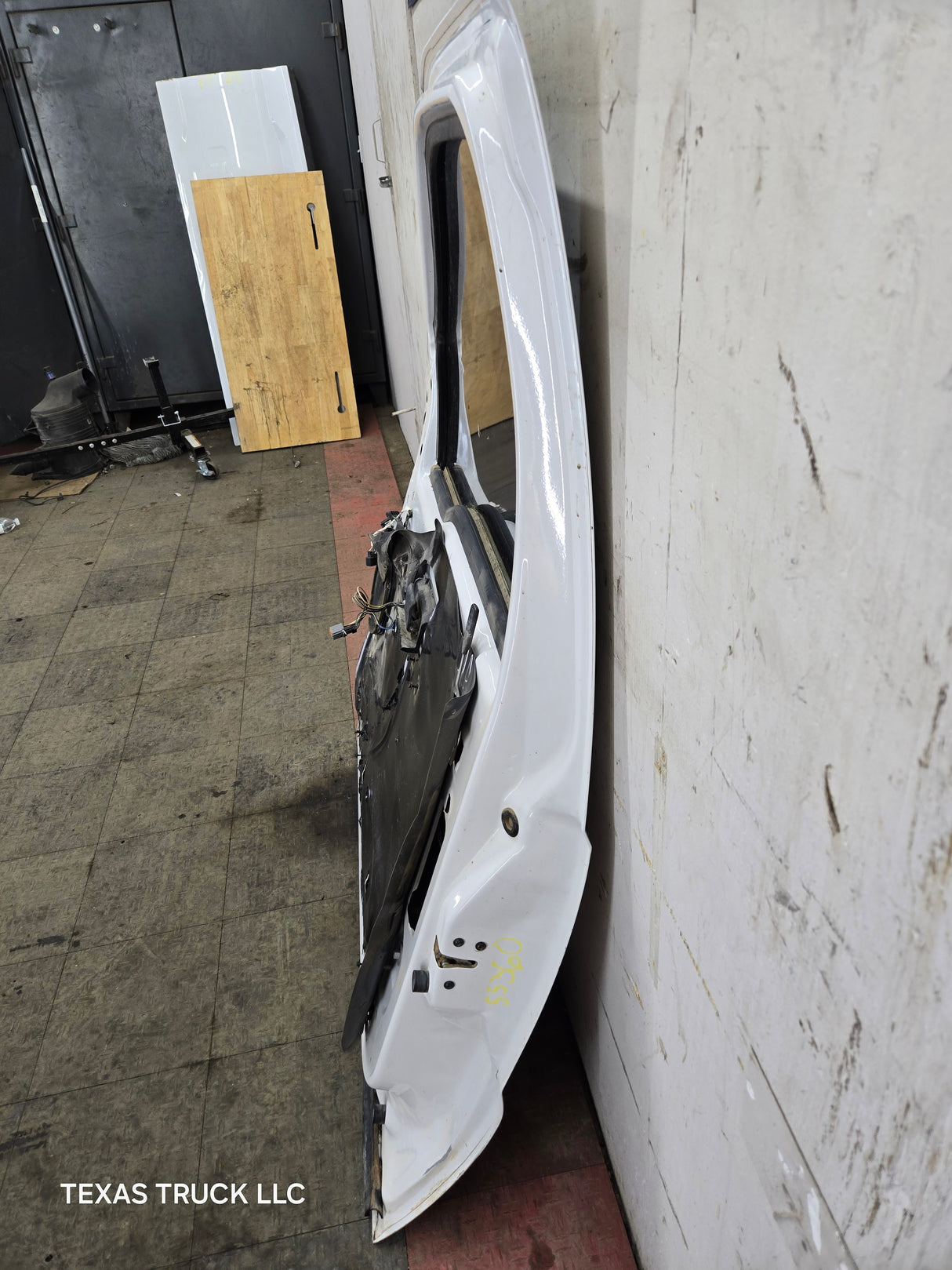 2012-2016 Ford Super Duty Passenger Side Front Door RH F250 F350 F450 F550