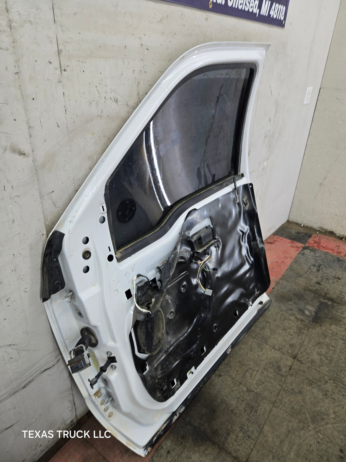 2012-2016 Ford Super Duty Passenger Side Front Door RH F250 F350 F450 F550
