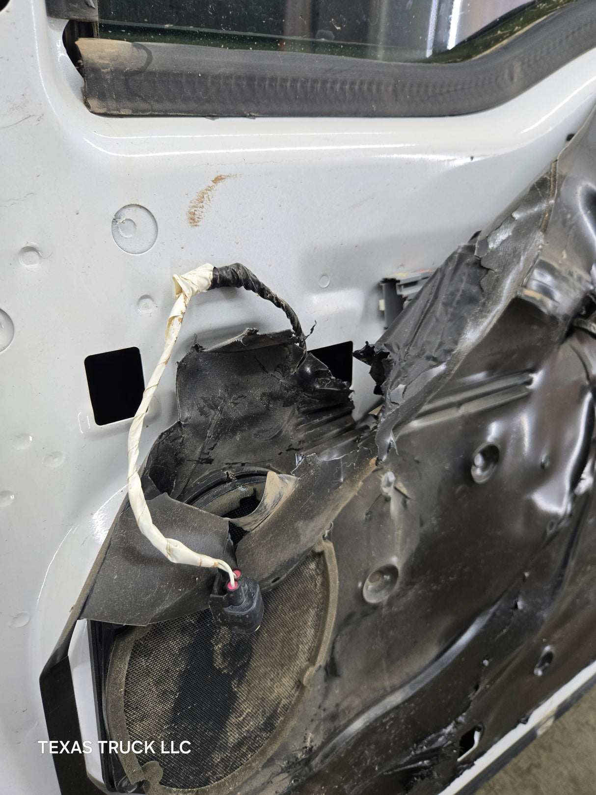 2012-2016 Ford Super Duty Passenger Side Front Door RH F250 F350 F450 F550