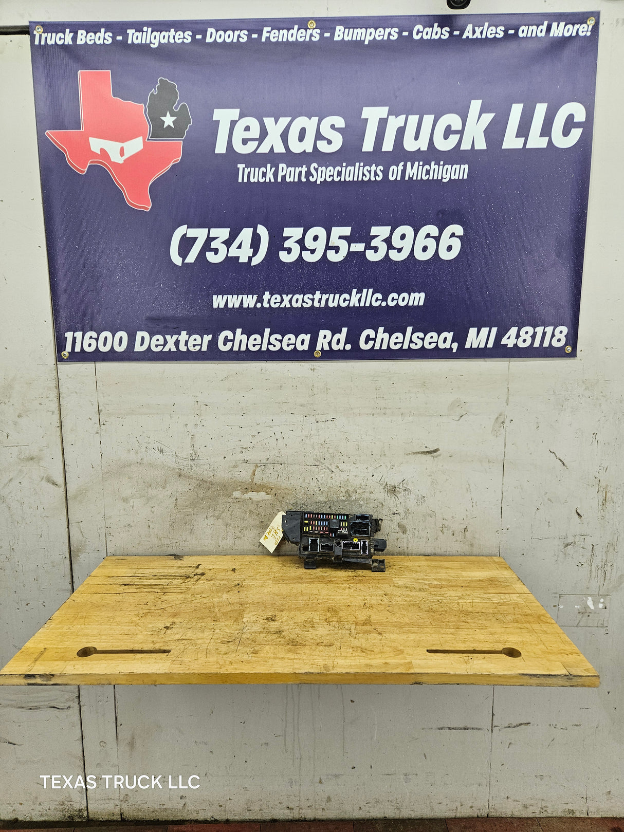 2008-2010 Ford F250 F350 BCM Fuse Junction Box 5.4 OEM 7C3T-15604-AL