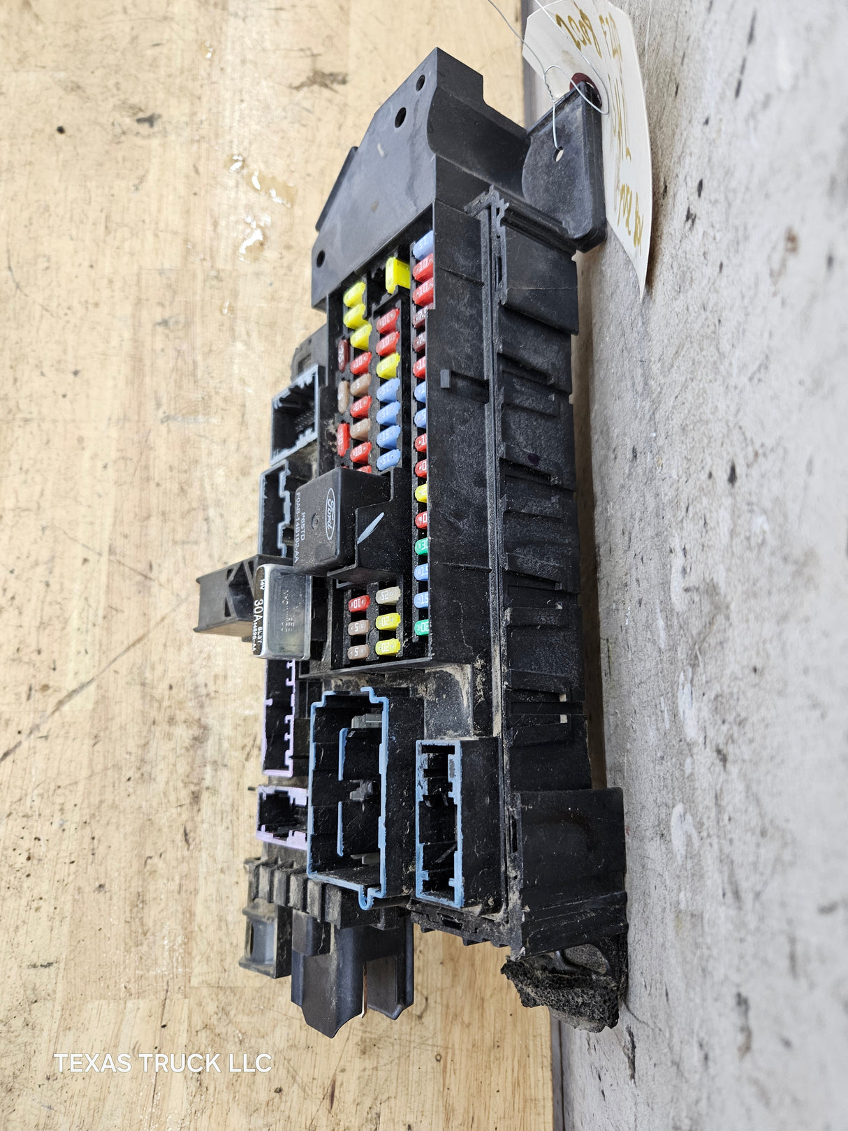 2008-2010 Ford F250 F350 BCM Fuse Junction Box 5.4 OEM 7C3T-15604-AL