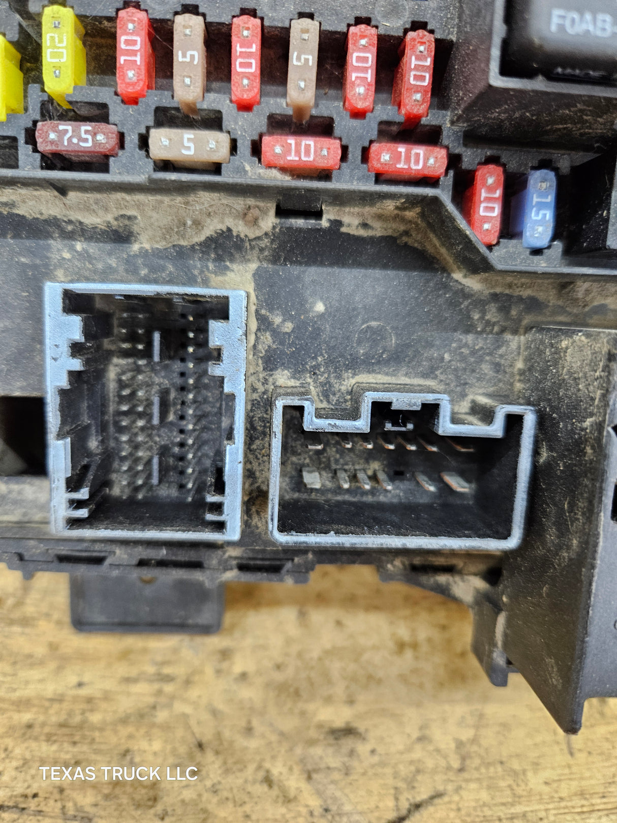 2008-2010 Ford F250 F350 BCM Fuse Junction Box 5.4 OEM 7C3T-15604-AL