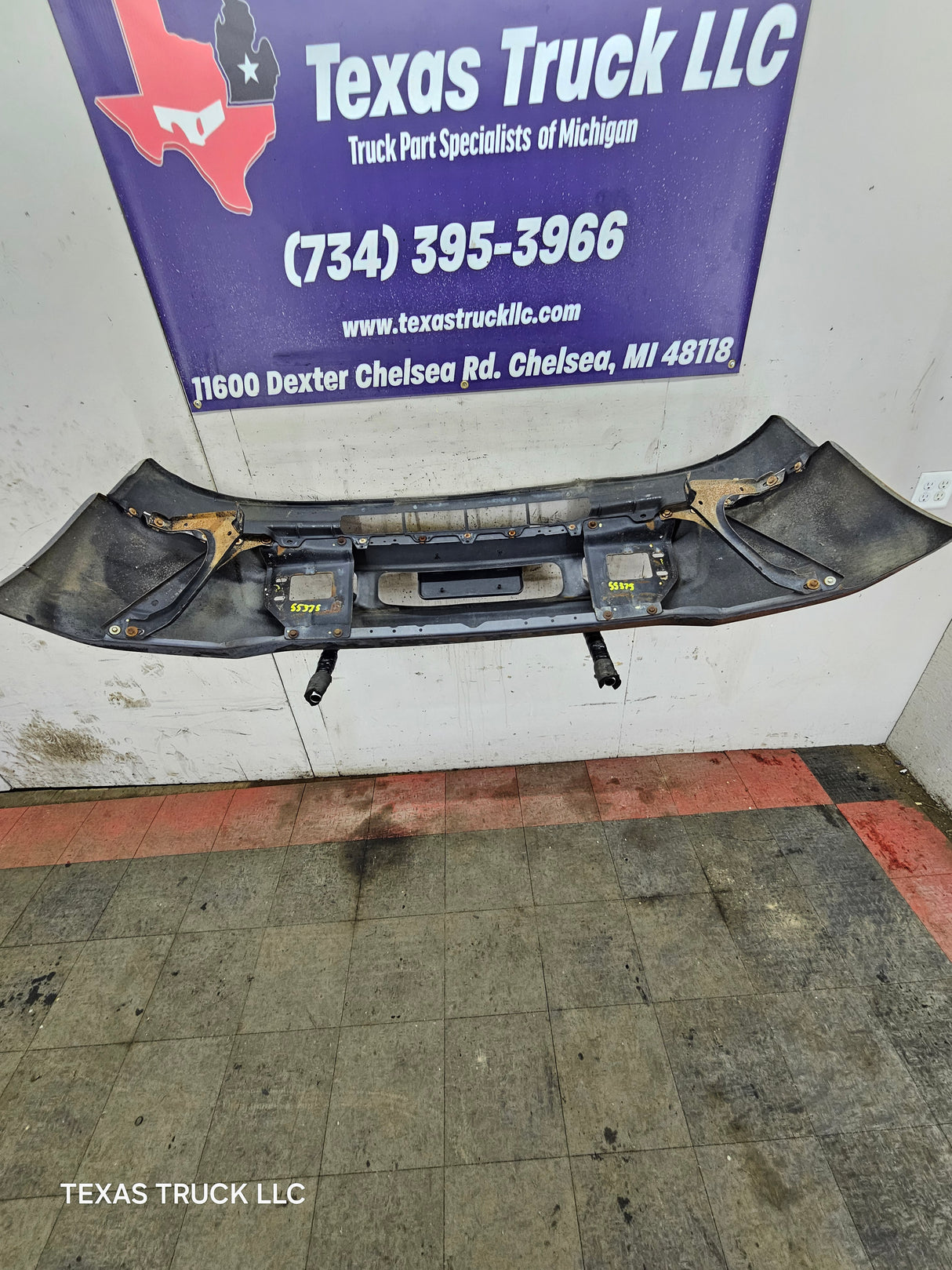 1999-2004 Ford Super Duty F250 F350 F450 F550 Front Bumper