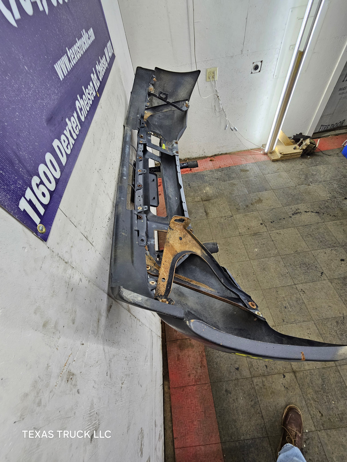 1999-2004 Ford Super Duty F250 F350 F450 F550 Front Bumper